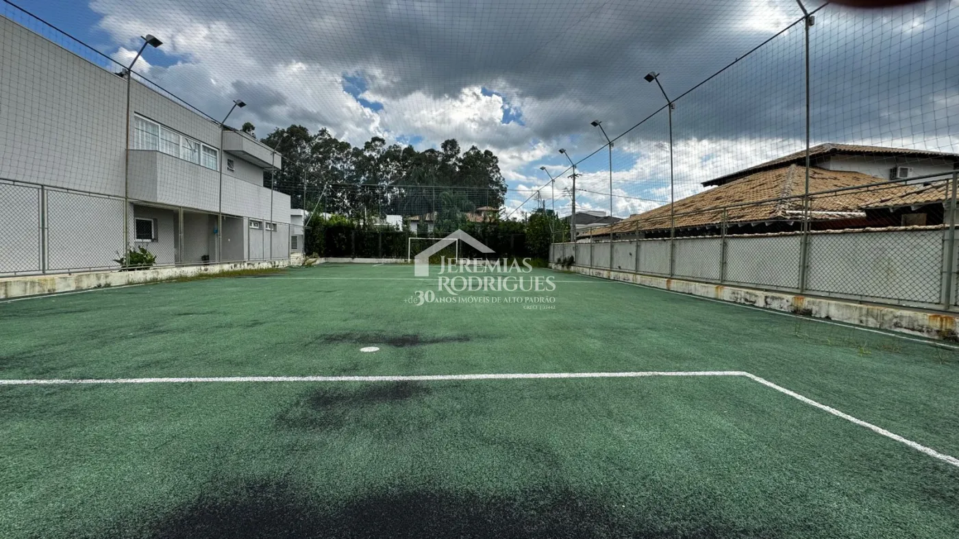 Terreno à venda no Condomínio Colonial Village I em Pindamonhangaba/SP.