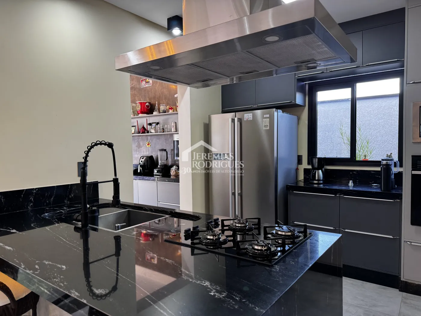 Casa com 3 dormitórios, 267 m² - Condomínio Parque das Araucárias - Tremembé/SP.