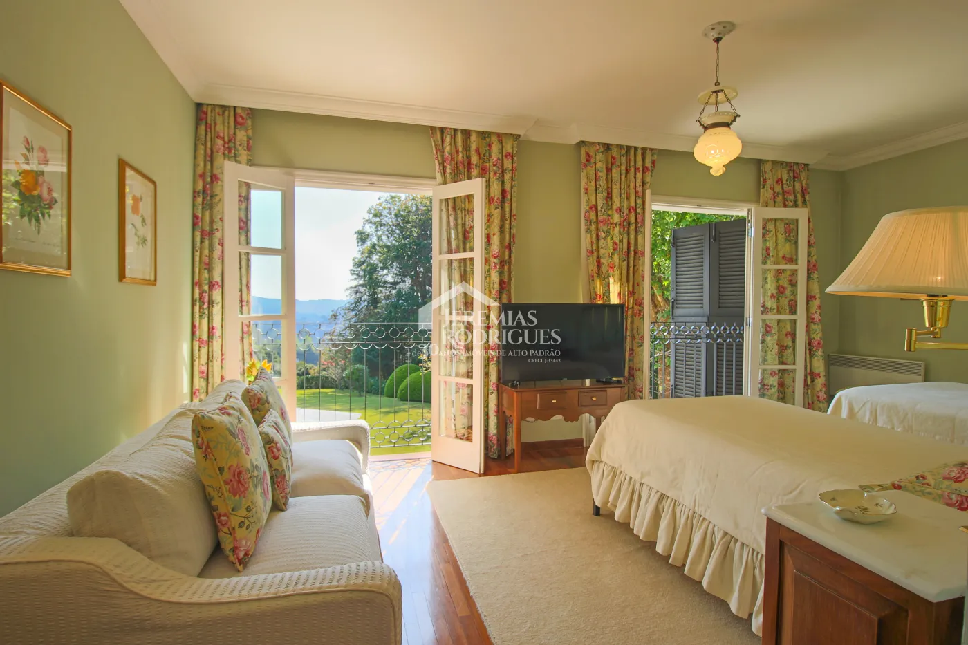 Sobrado com 6 suítes, 615 m² - Vila Inglesa - Campos do Jordão/SP.
