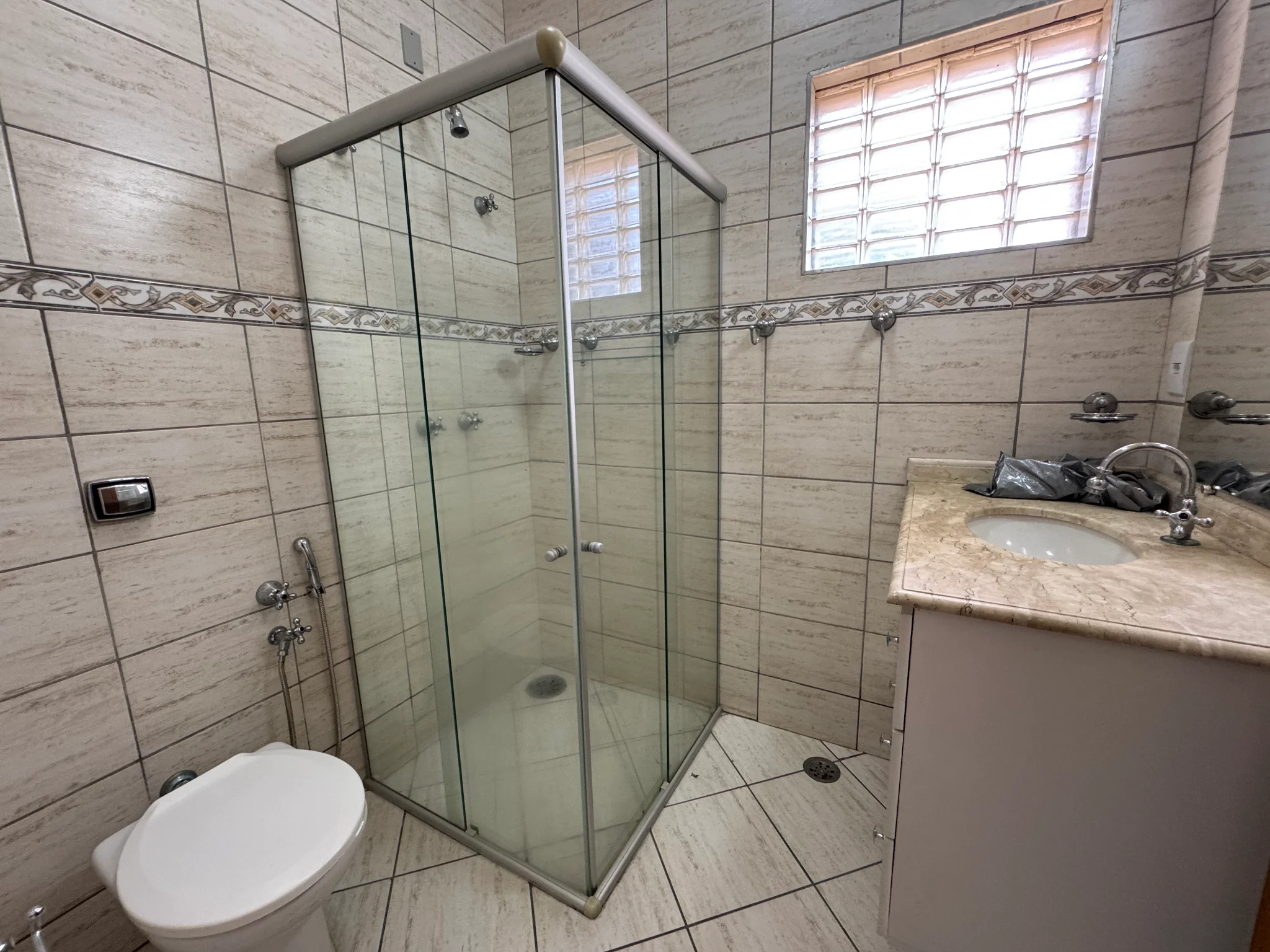 Casa à venda no Condomínio Village Paineiras em Pindamonhangaba/SP