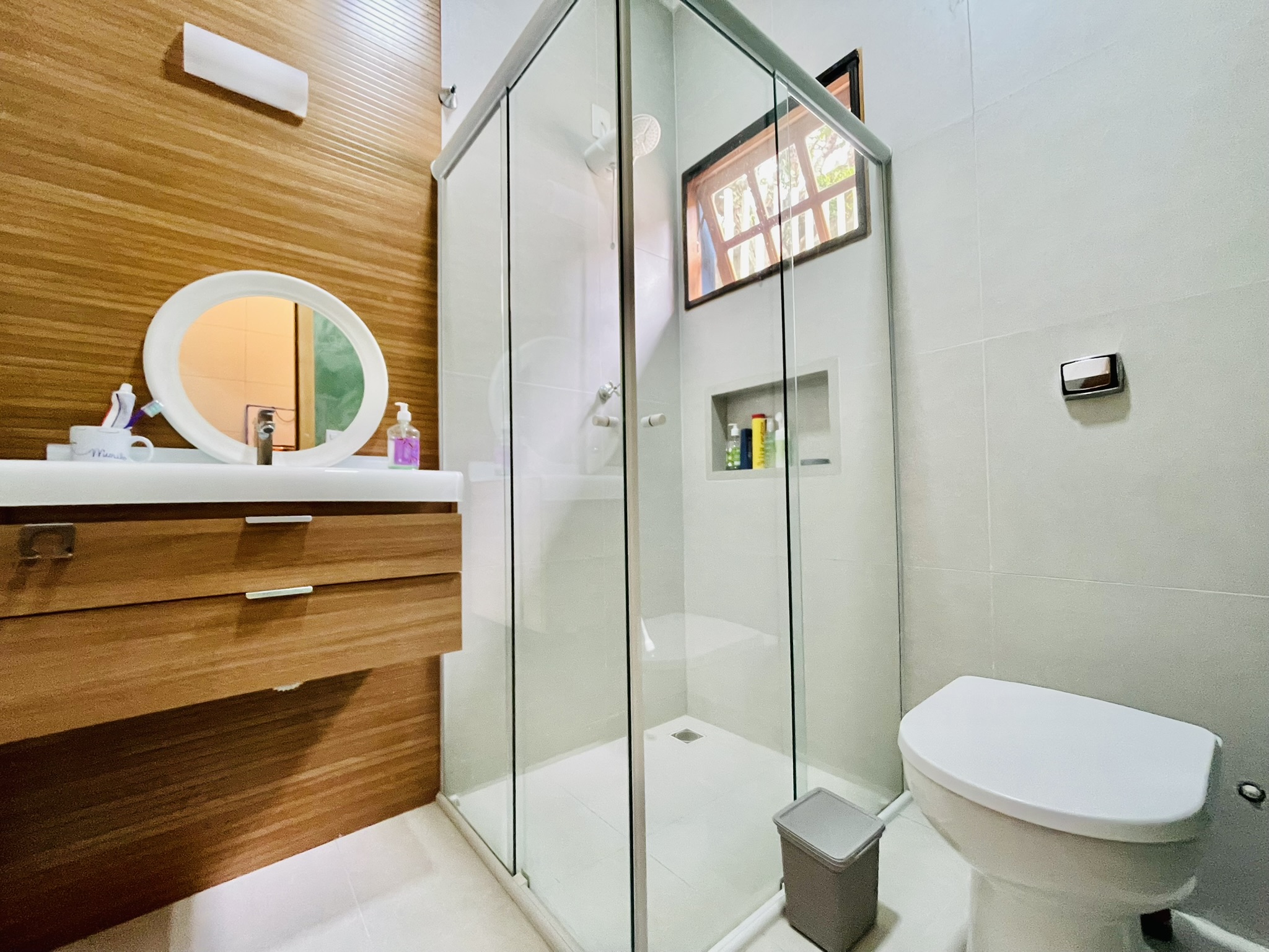 Casa para venda e locação com 4 dormitórios no Condomínio Parque dos Pássaros em Tremembé/SP.  