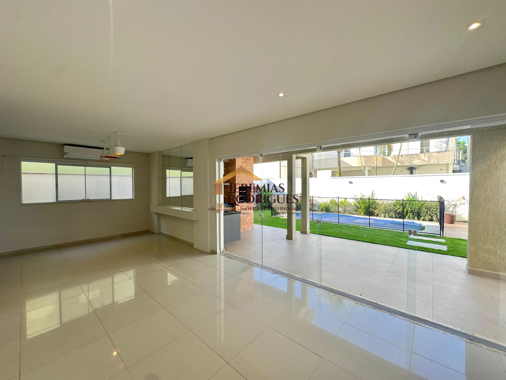 Casa para locação e venda no Condomínio Campos do Conde II Versailles em Tremembé/SP. - foto 4