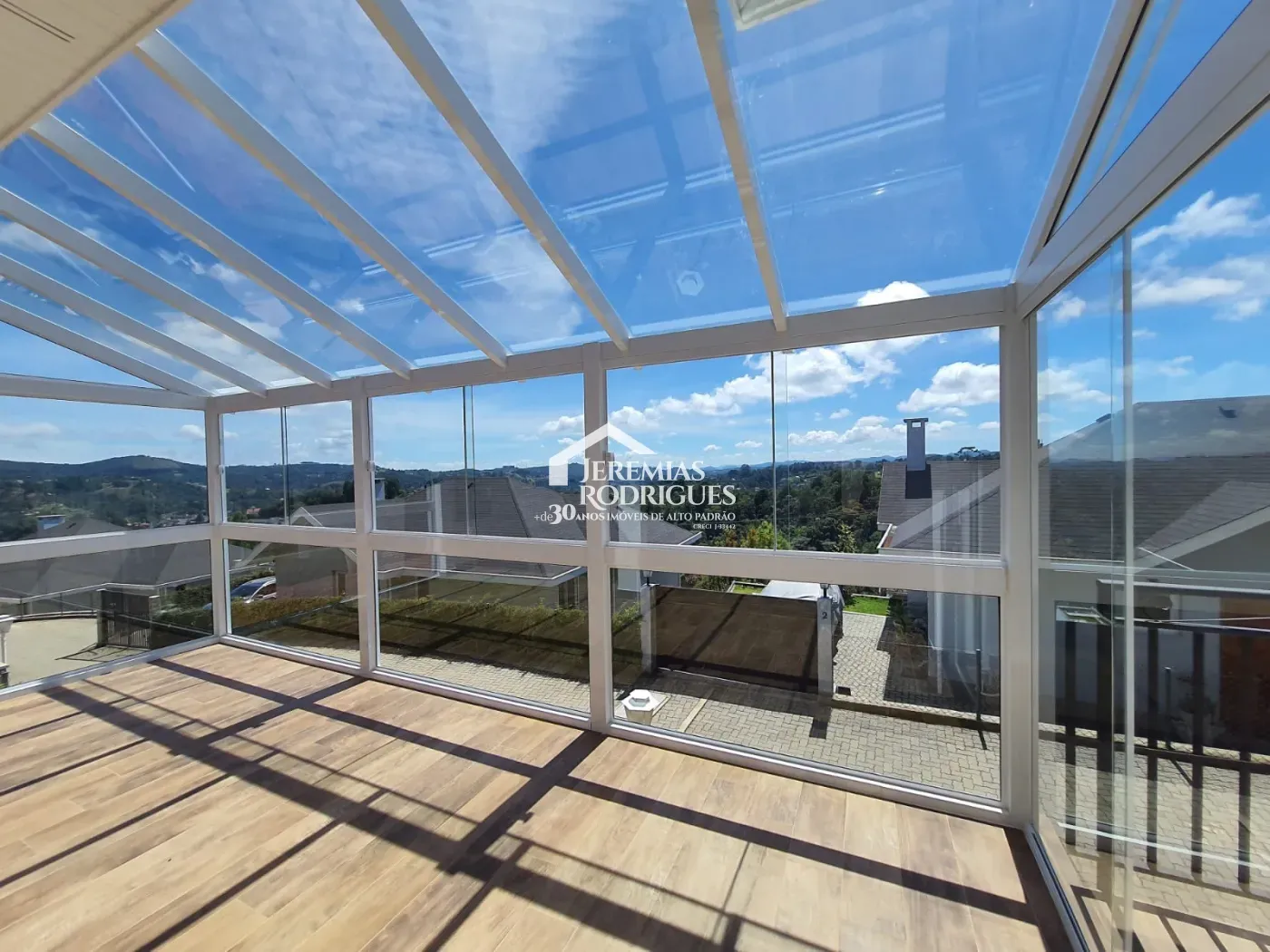Casa com 3 suítes, 176 m² - Condomínio Sorenberg - Campos do Jordão/SP