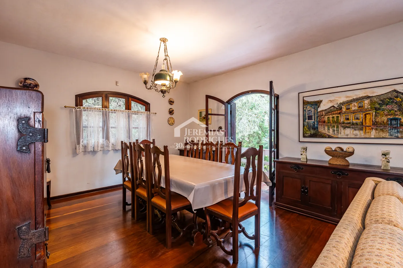 Casa com 7 dormitórios, 924 m² - Recanto das Araucárias - Campos do Jordão/SP