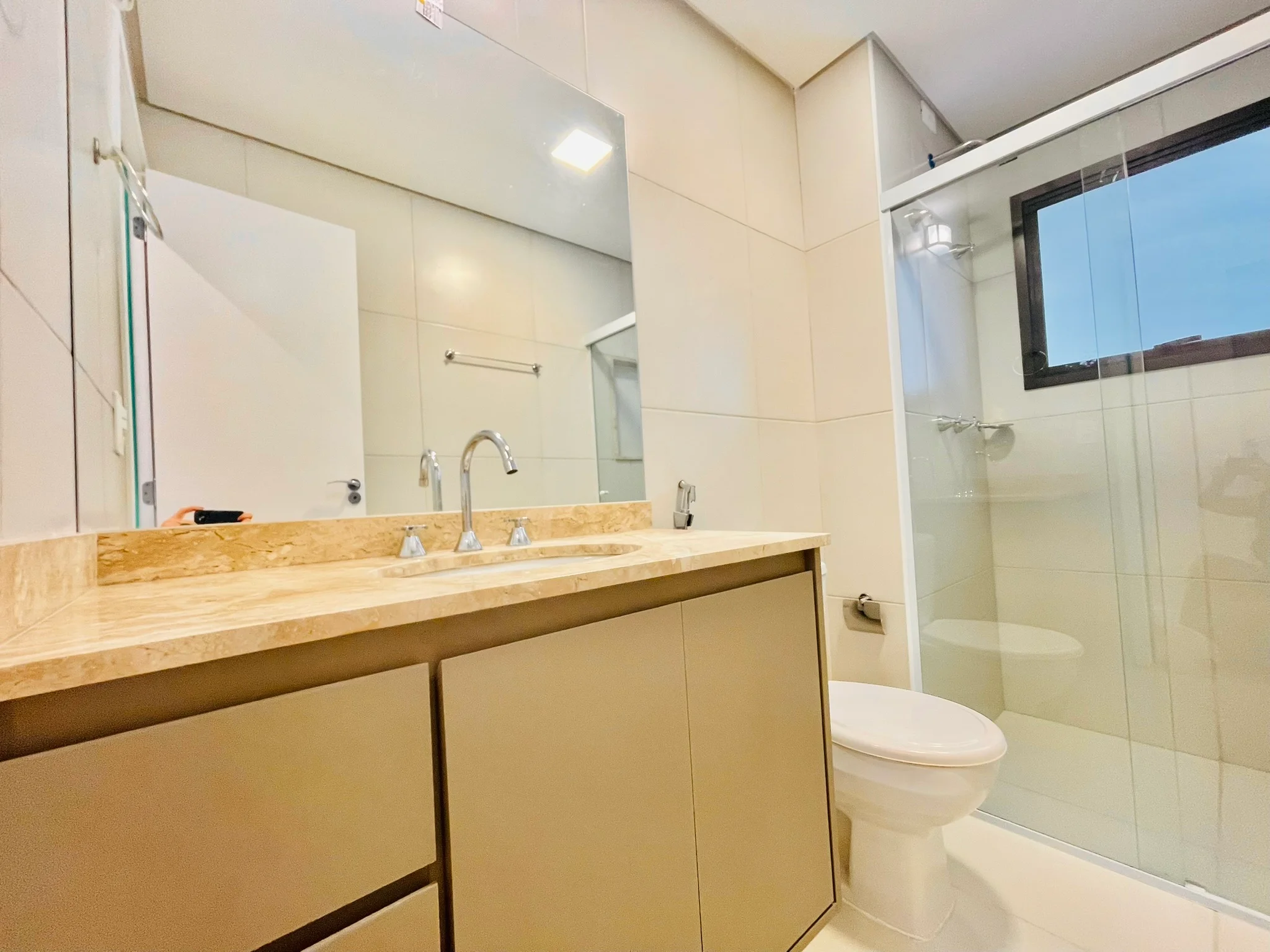 Apartamento para venda e locação com 3 dormitórios no Condomínio Lucca em Taubaté/SP. 