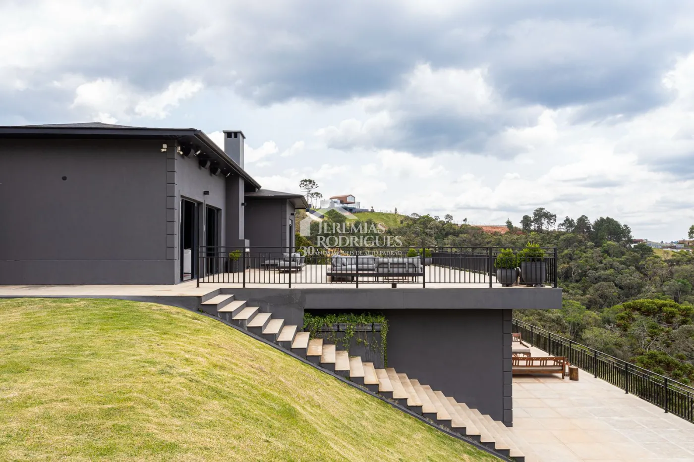 Casa para venda com 5 dormitórios no Residencial Estrelas da Mantiqueira em Campos do Jordão/SP