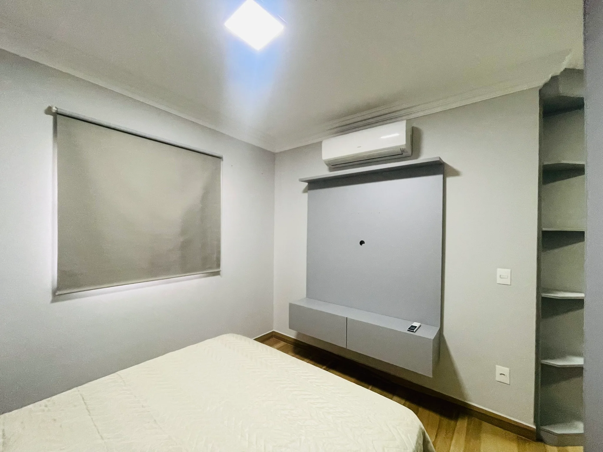 Apartamento à venda com 3 suítes no Condomínio Gran Terrace em Taubaté/SP. 