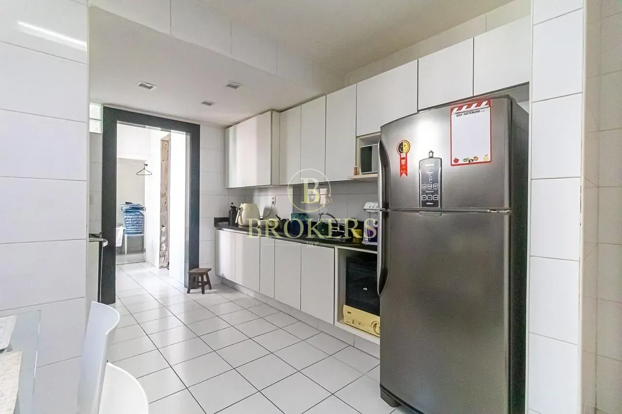 Apartamento à venda, Rua Miguel Lemos - Copacabana. Duplex modernizado, 3 quartos, sendo 1 suíte co