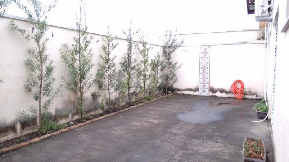 Casa à venda com 3 dormitórios no Condomínio Campos do Conde II em Tremembé/SP.