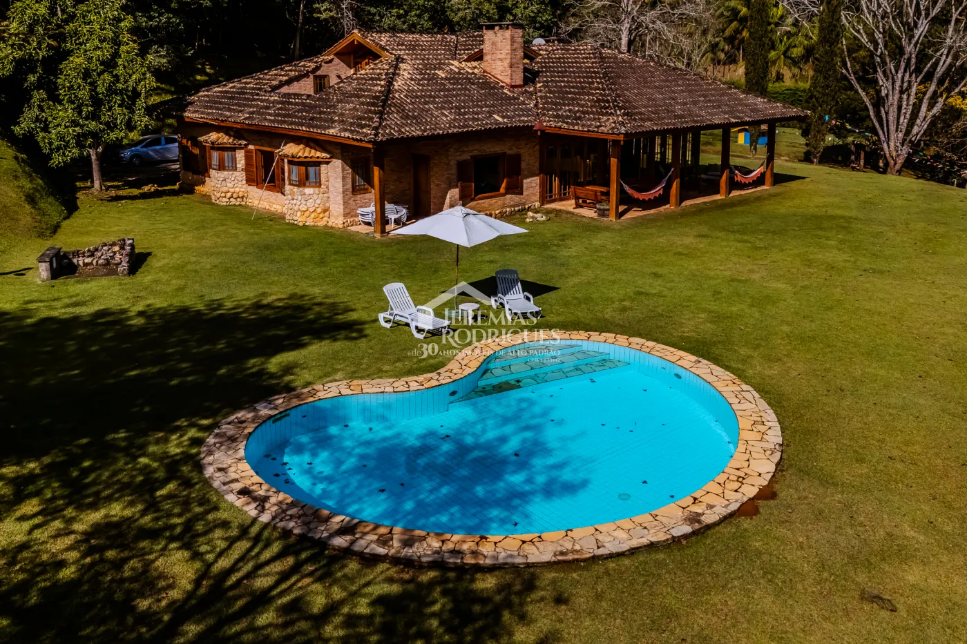 Casa de Campo à venda com 5 suítes no bairro Reinópolis em Santo Antônio do Pinhal/SP