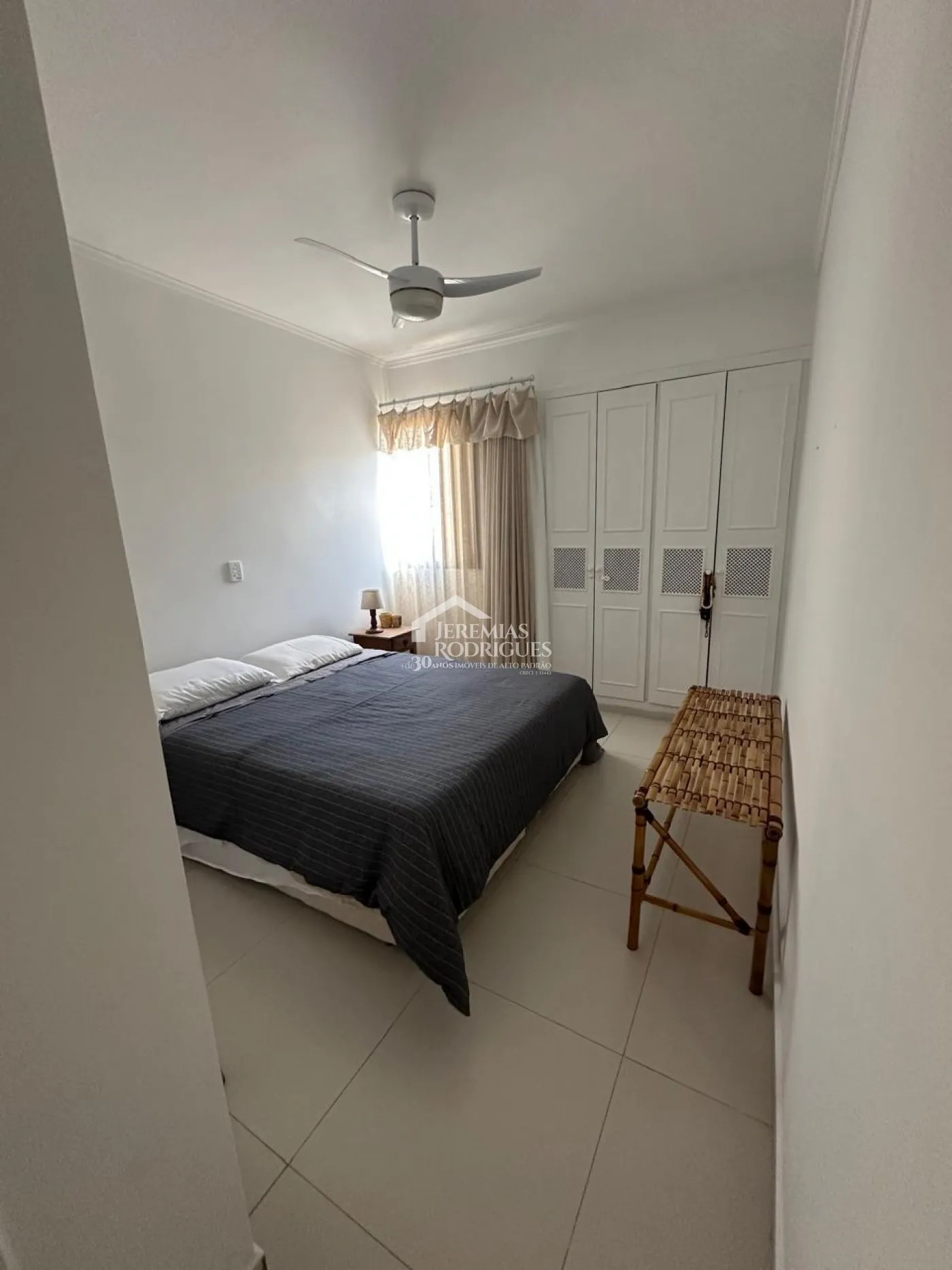 Apartamento duplex à venda com 3 dormitórios, 194 m² no Condomínio Lauro Rezende em Ubatuba/SP.