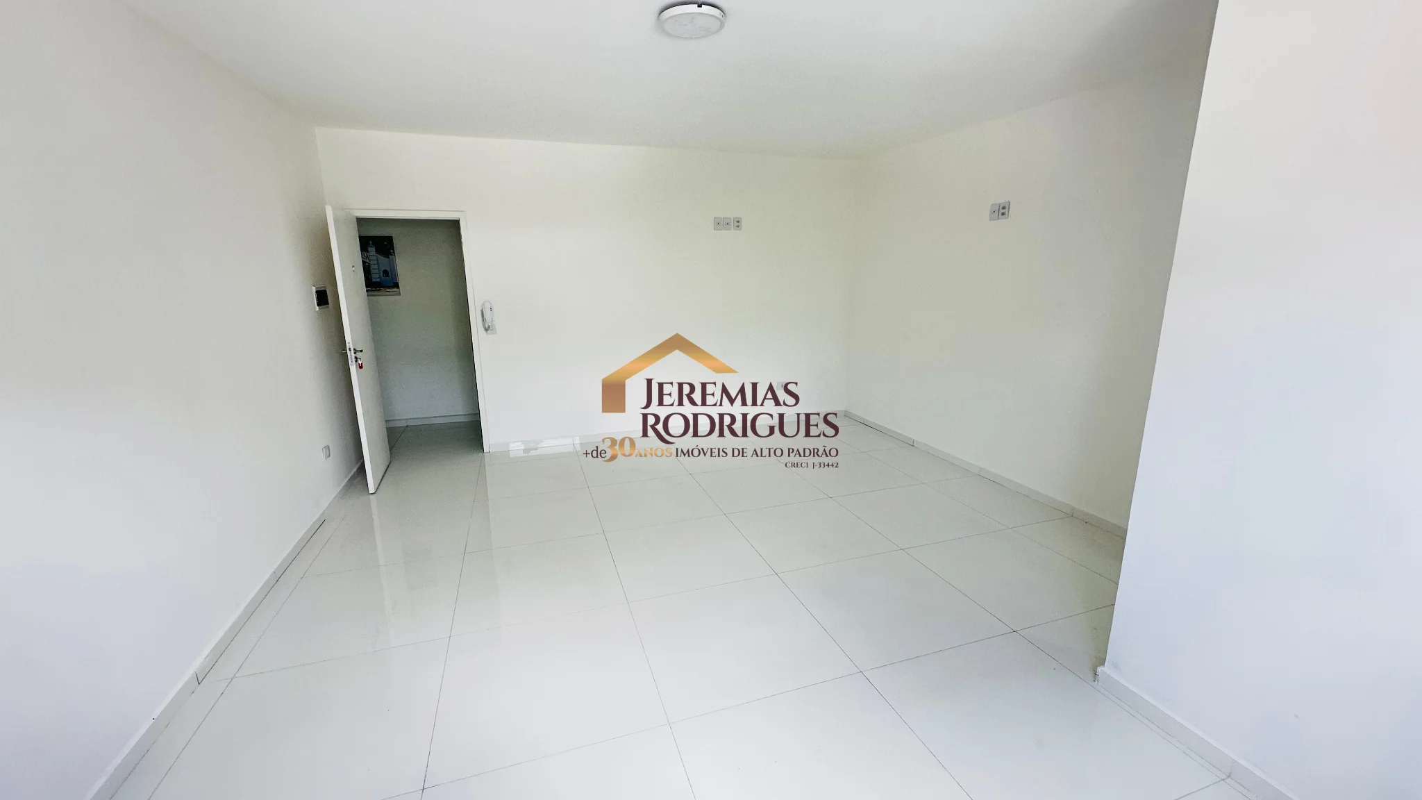 3 Salas comerciais para locação no bairro São Benedito em Pindamonhangaba/SP.