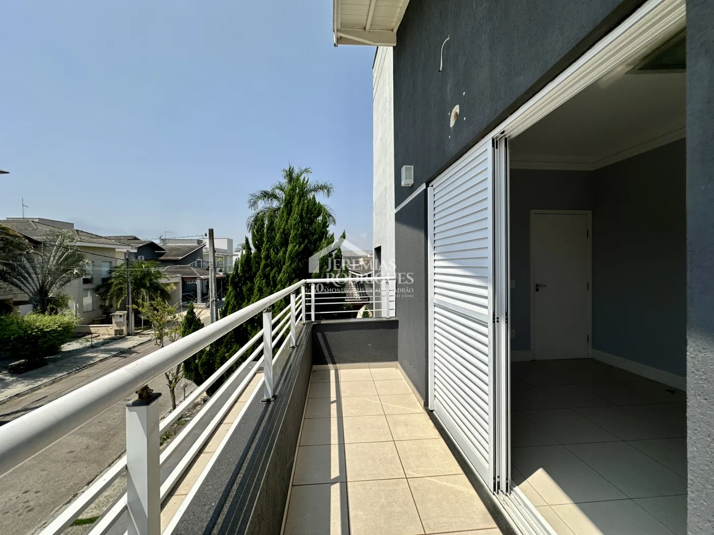 Sobrado com 3 dormitórios, 302 m2 - Condomínio Campos do Conde II - Tremembé/SP.