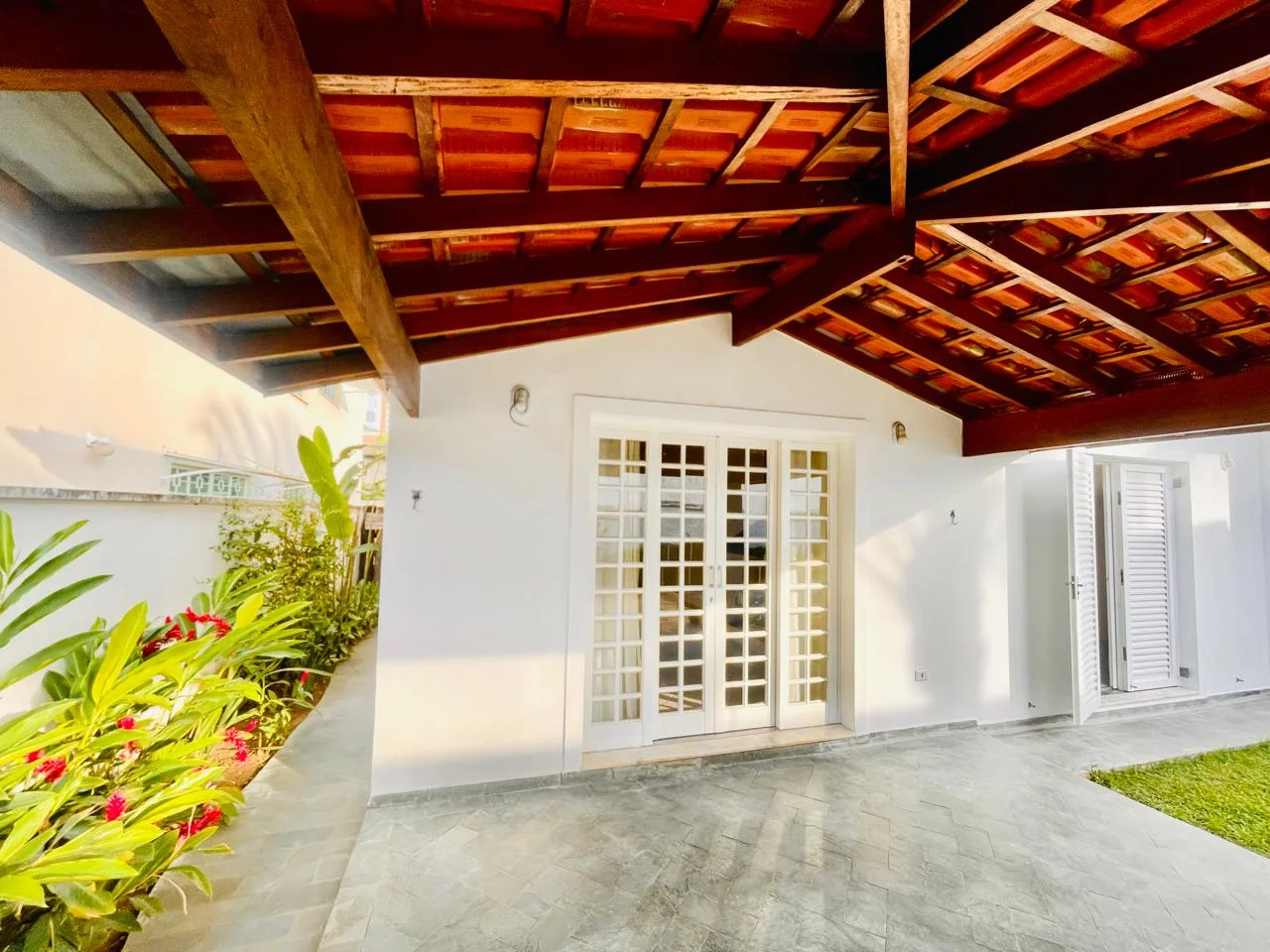 Casa com 3 dormitórios á venda no Condomínio Taubaté Village em Taubaté/SP.
