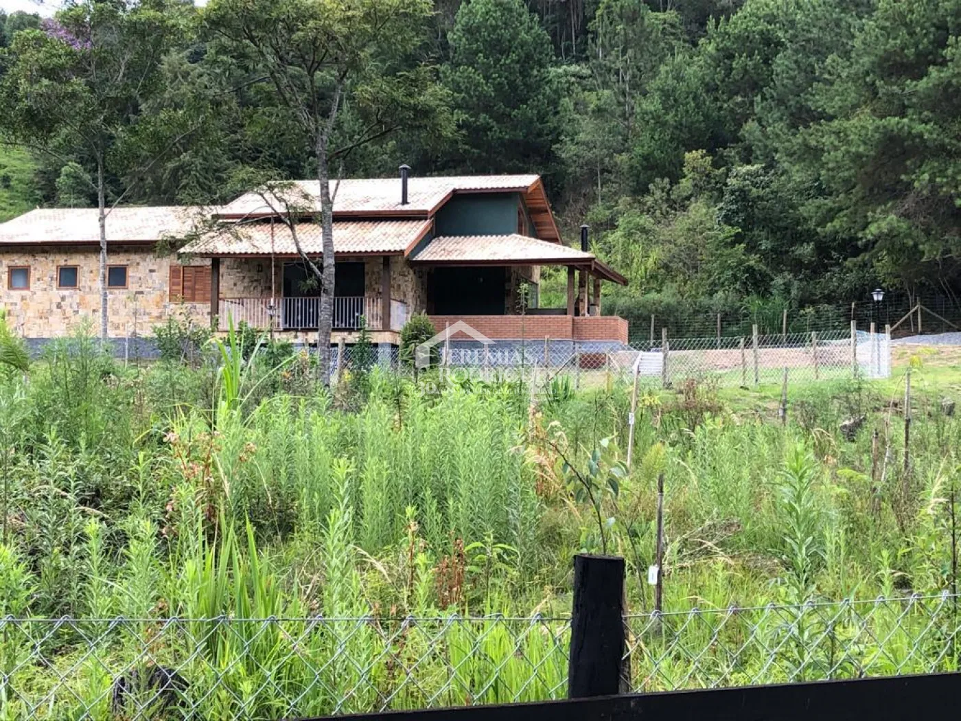 Casa com 3 dormitórios, 200 m² - Condomínio Country Club - Taubaté/SP