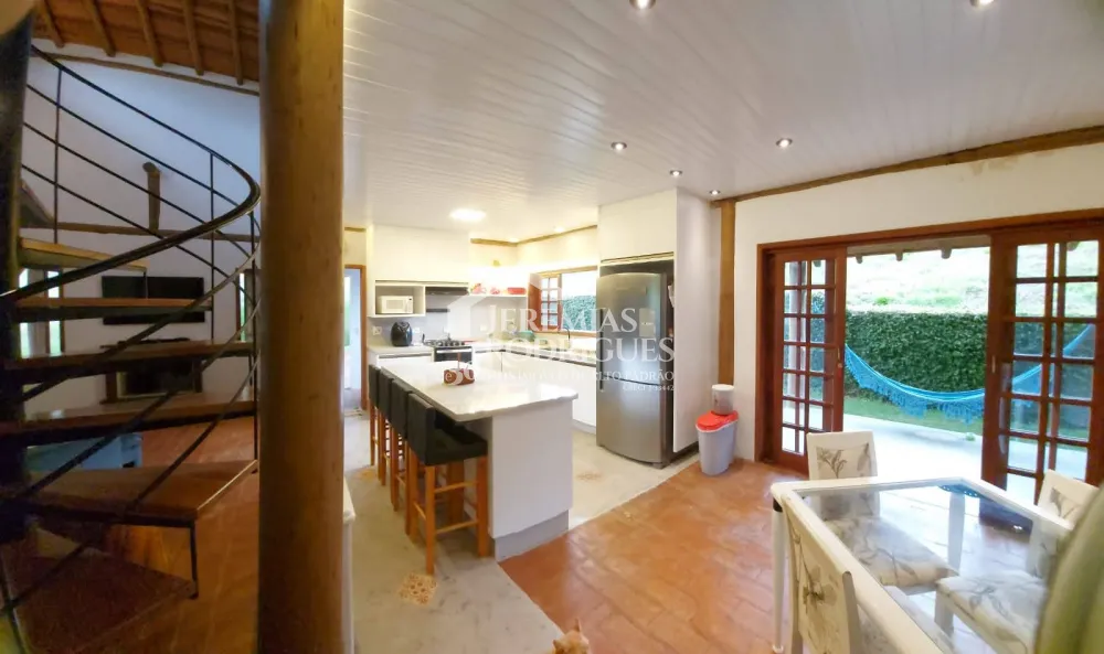 Casa com 4 quartos, 325 m² - Parque da Mantiqueira - Santo Antônio do Pinhal/SP