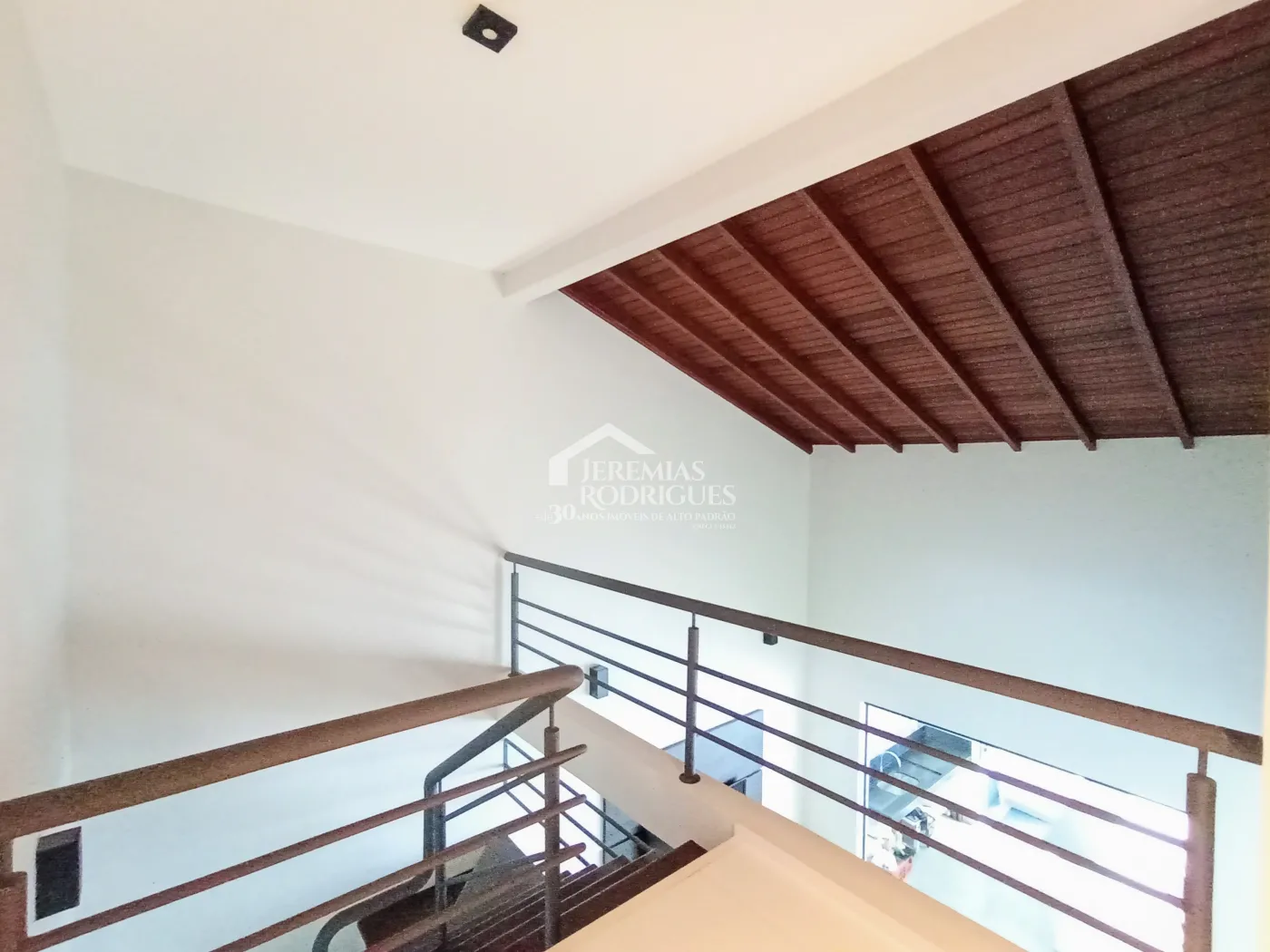 Casa à venda com 3 dormitórios no Condomínio Campos do Conde I em Tremembé/SP.