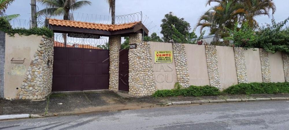 Chácara à venda com com 3 suítes no bairro Areão em Taubaté/SP. 