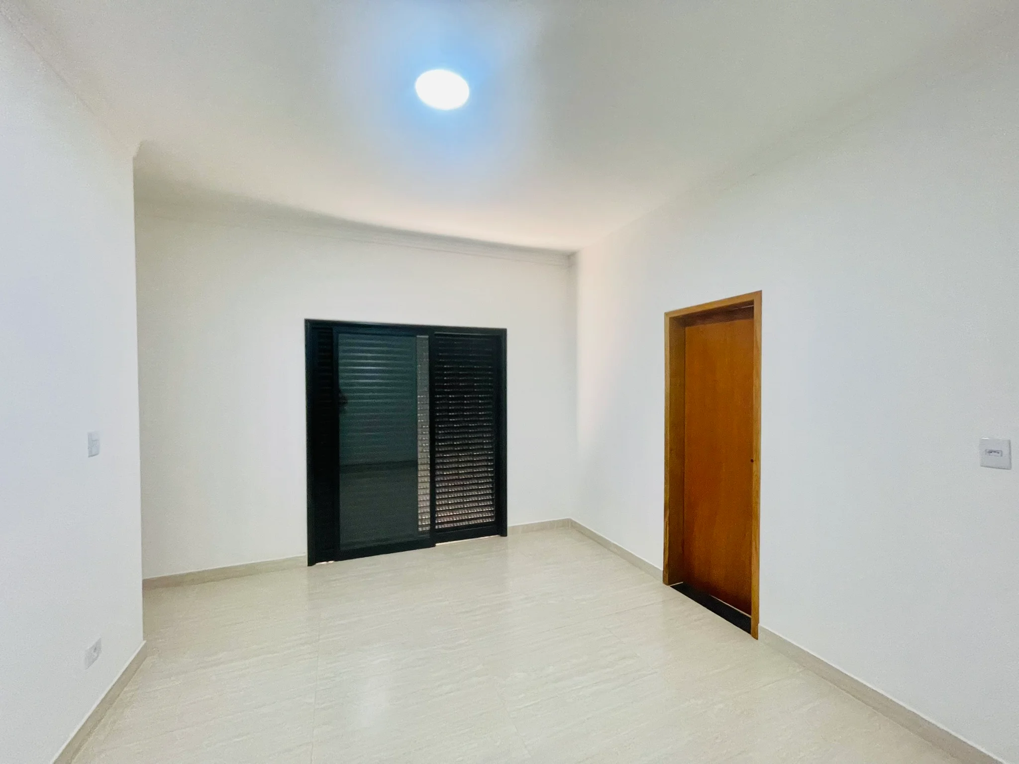 Casa para venda e locação, com 3 dormitórios no Condomínio Vila Romana em Pindamonhangaba/SP