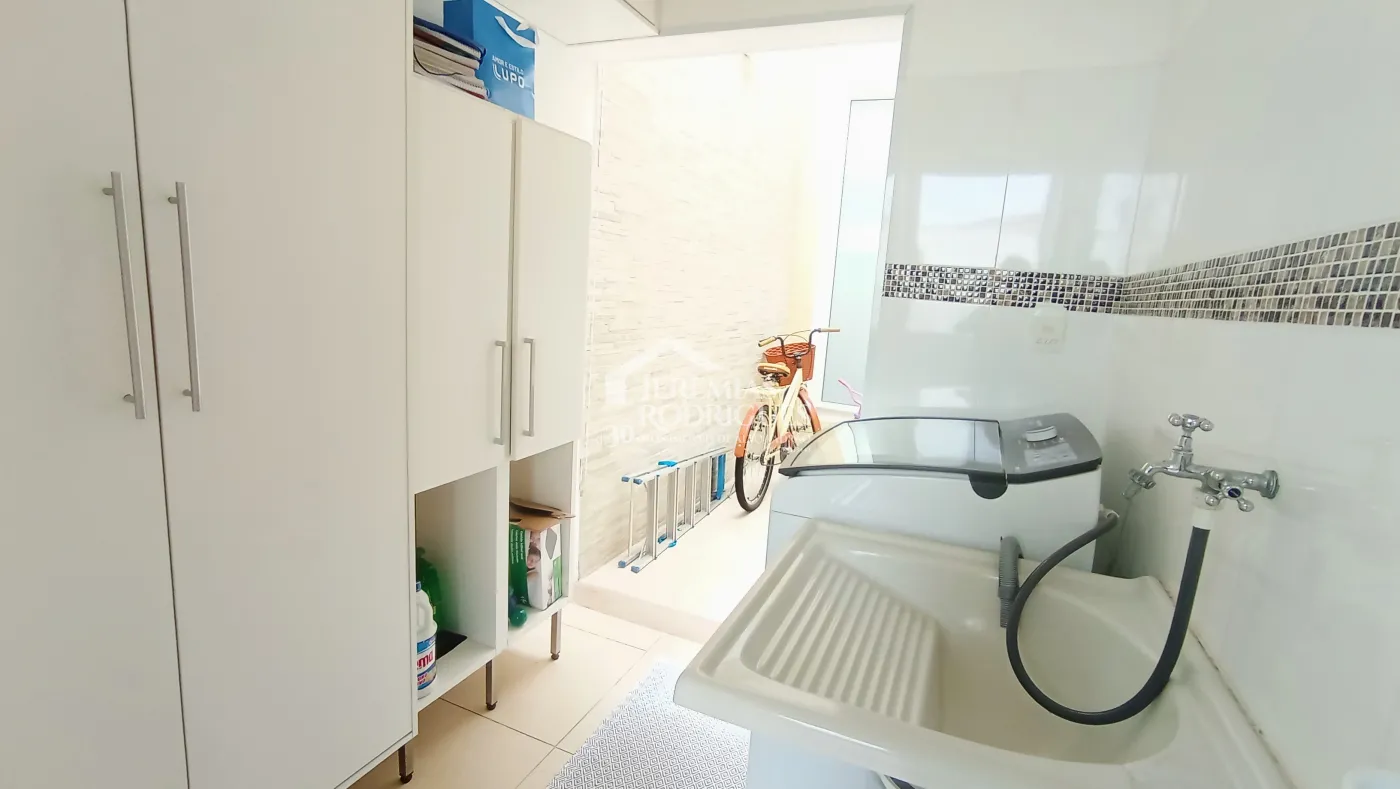 Casa para venda e locação com 4 dormitórios no Condomínio Jatobá em Tremembé/SP.