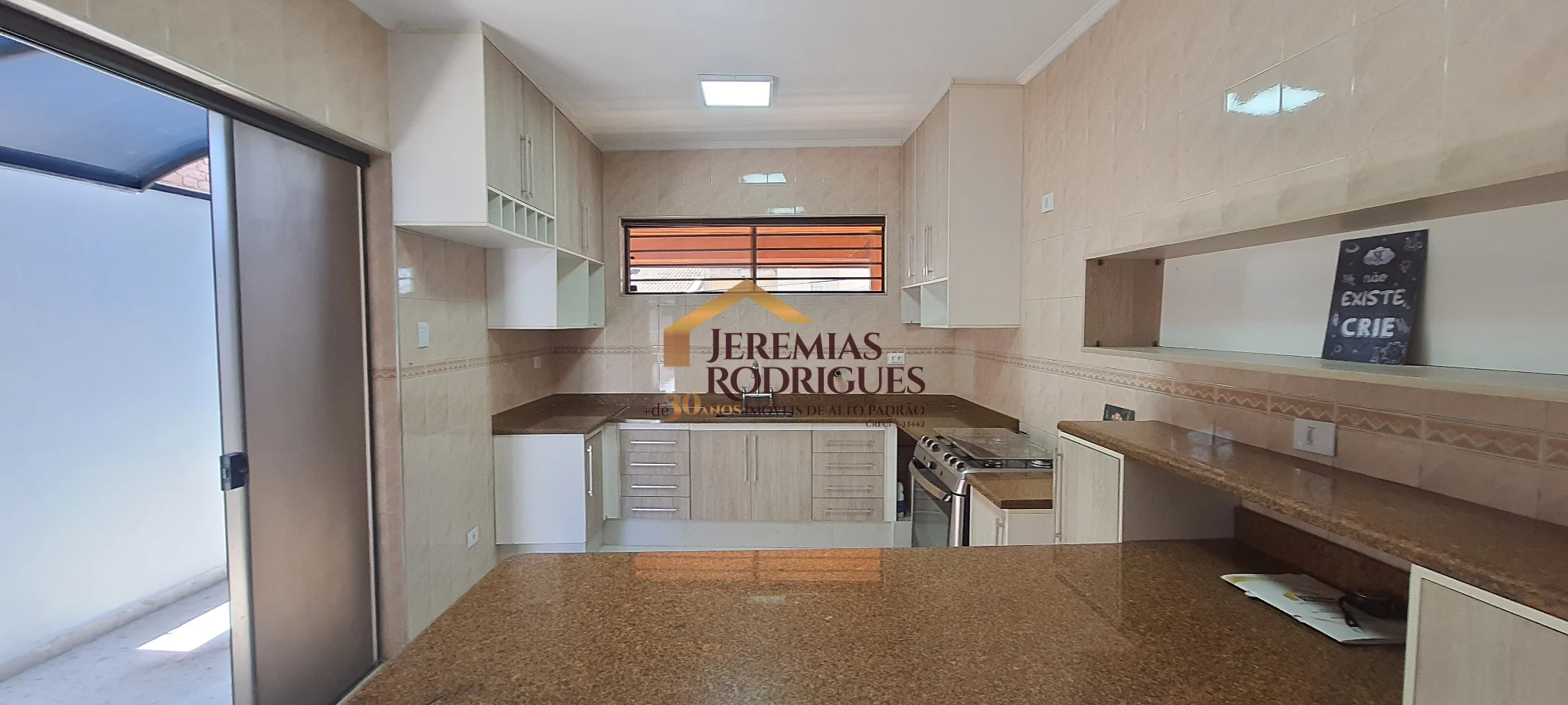 Casa á venda no Bairro Jardim Russi em Taubaté/SP. — foto 16
