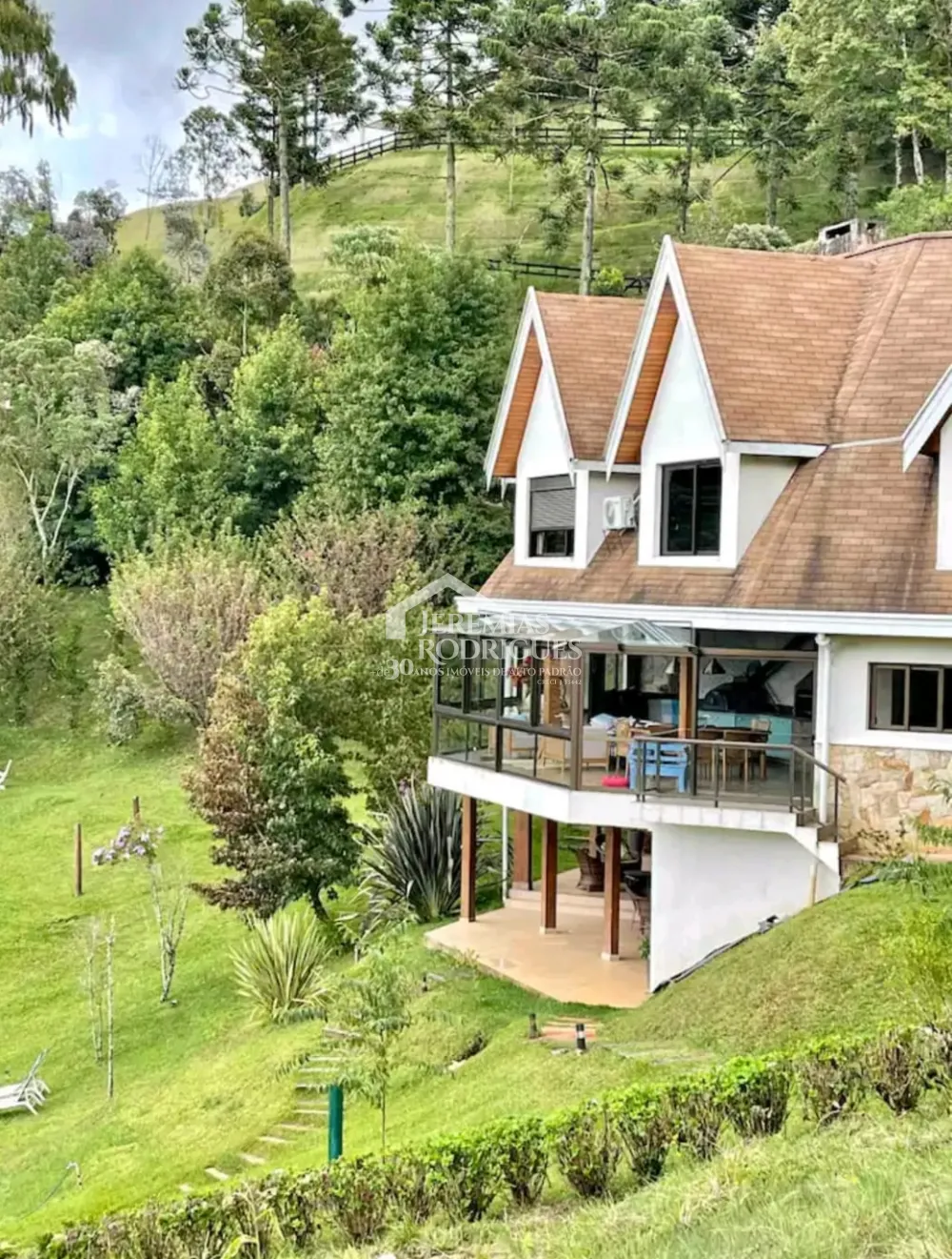 Casa à venda no Condomínio Pedra do Fogo em Campos do Jordão/SP. — foto 2