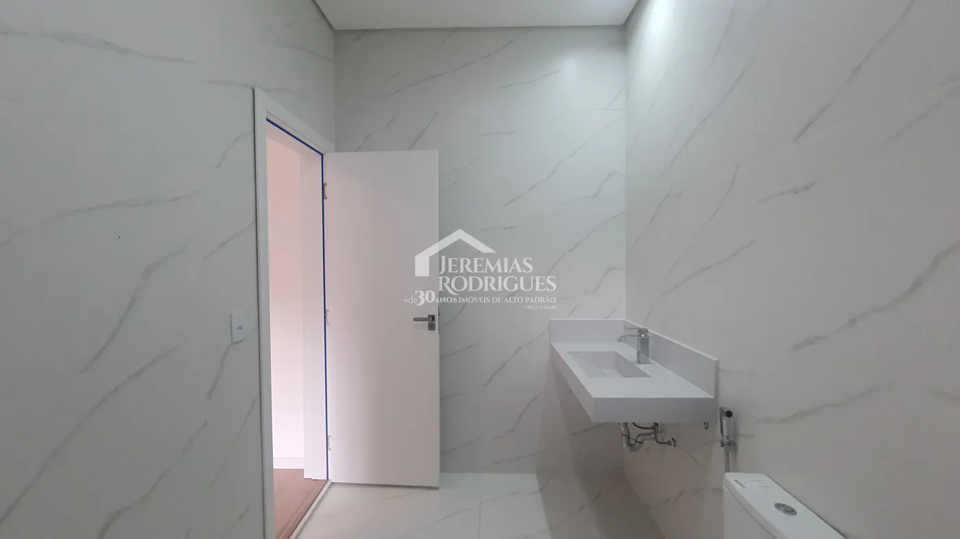 Casa à venda com 3 suítes no Condomínio Chácaras Cataguá em Taubaté/SP.