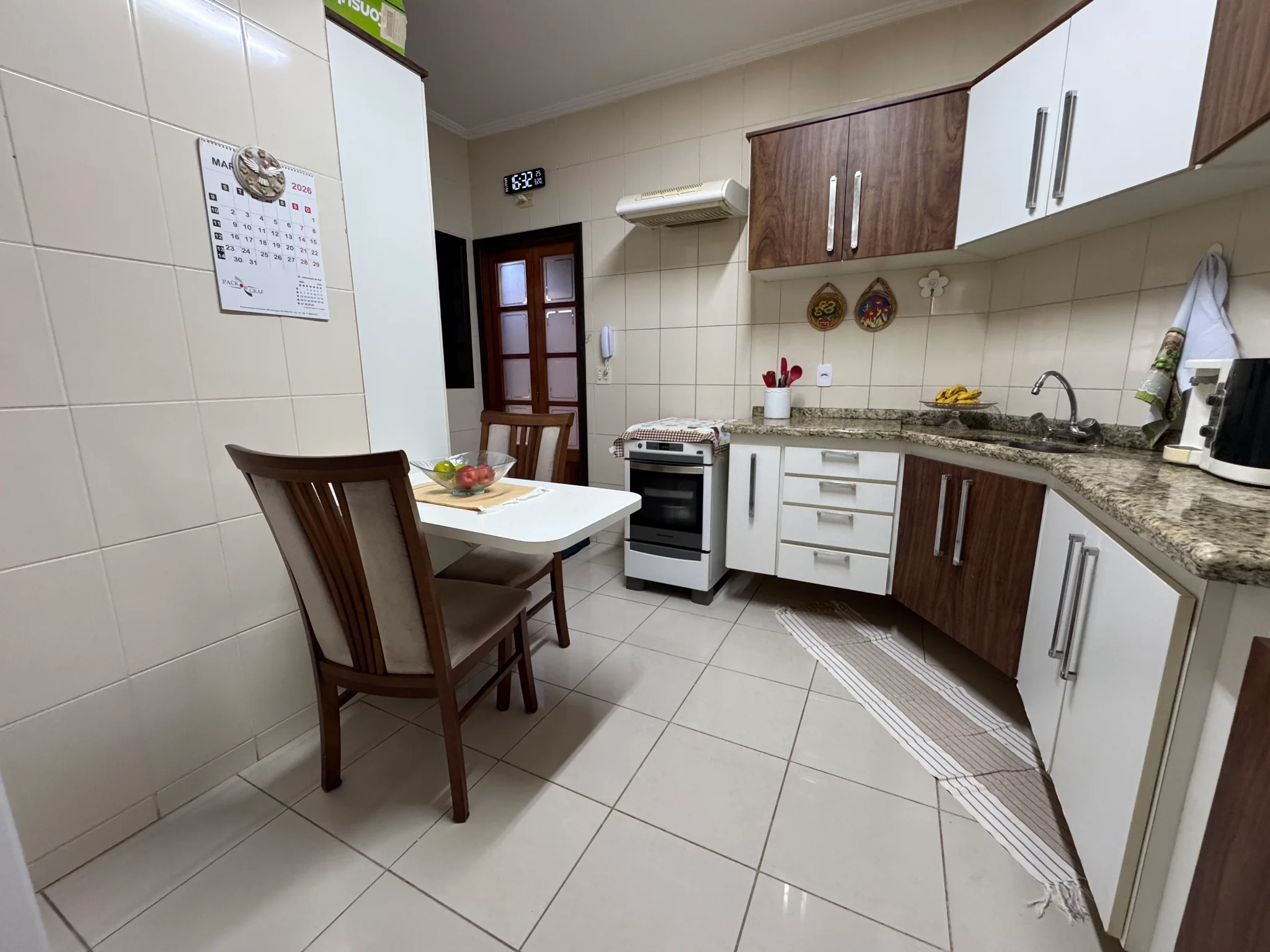 Casa à venda no bairro Jardim Residencial Doutor Lessa em Pindamonhangaba/SP. 