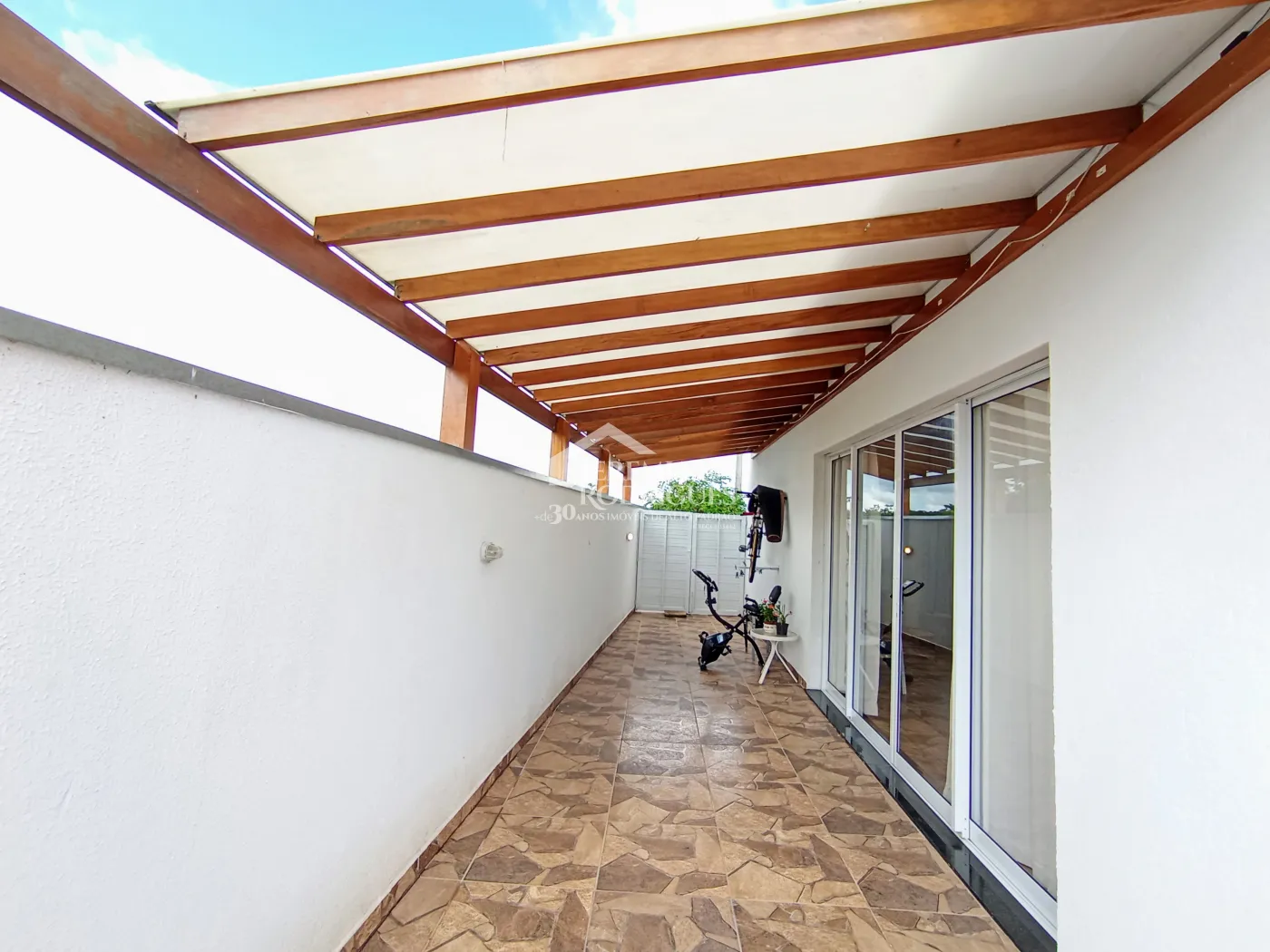 Casa para venda com 2 dormitórios no Residencial Charles Schineider em Taubaté/SP