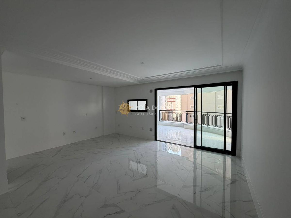 Maison Lafayette Apartamento Padrão Dallo com 4 Suítes em Meia Praia Itapema