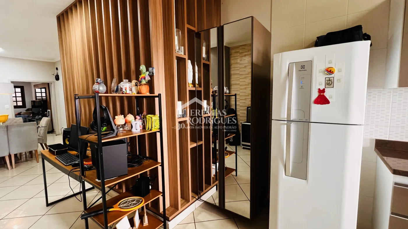 Casa com 3 dormitórios, 198 m² - Alto São Pedro - Taubaté/SP.