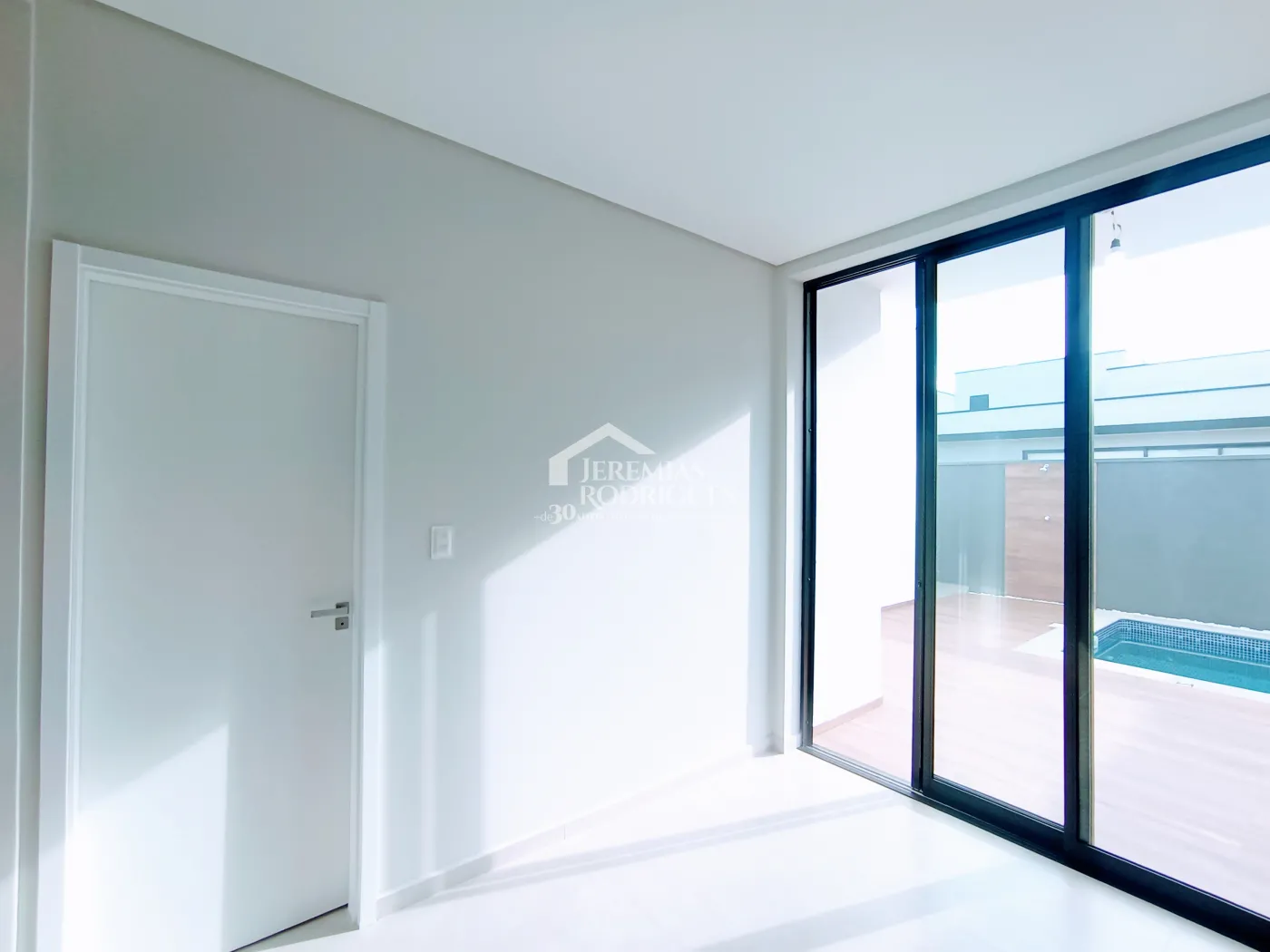 Casa à venda com 3 suítes no Condomínio Ouro Ville em Taubaté/SP