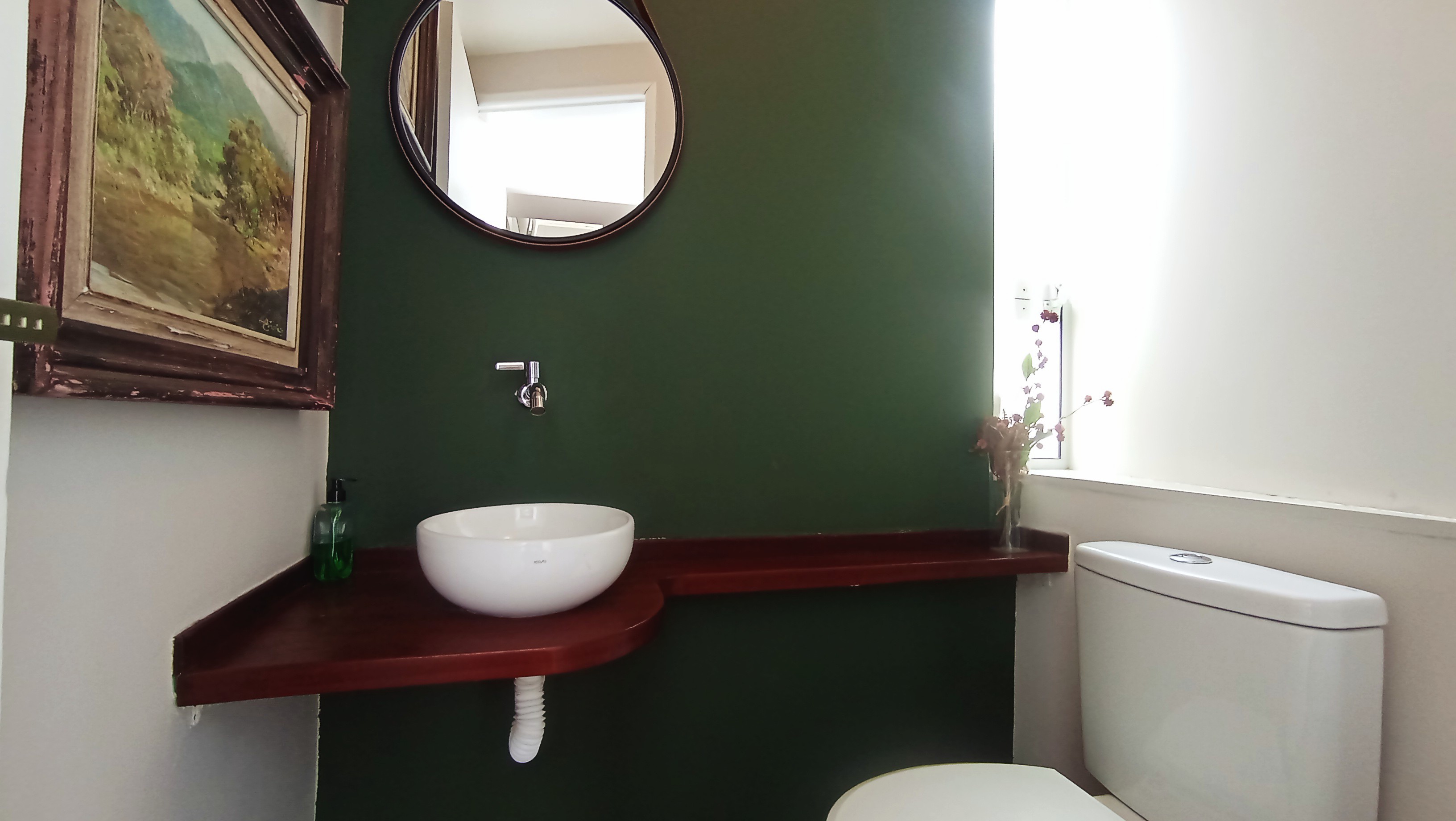 Casa à venda com 3 dormitórios no Condomínio Portal do Sol em Tremembé/SP.