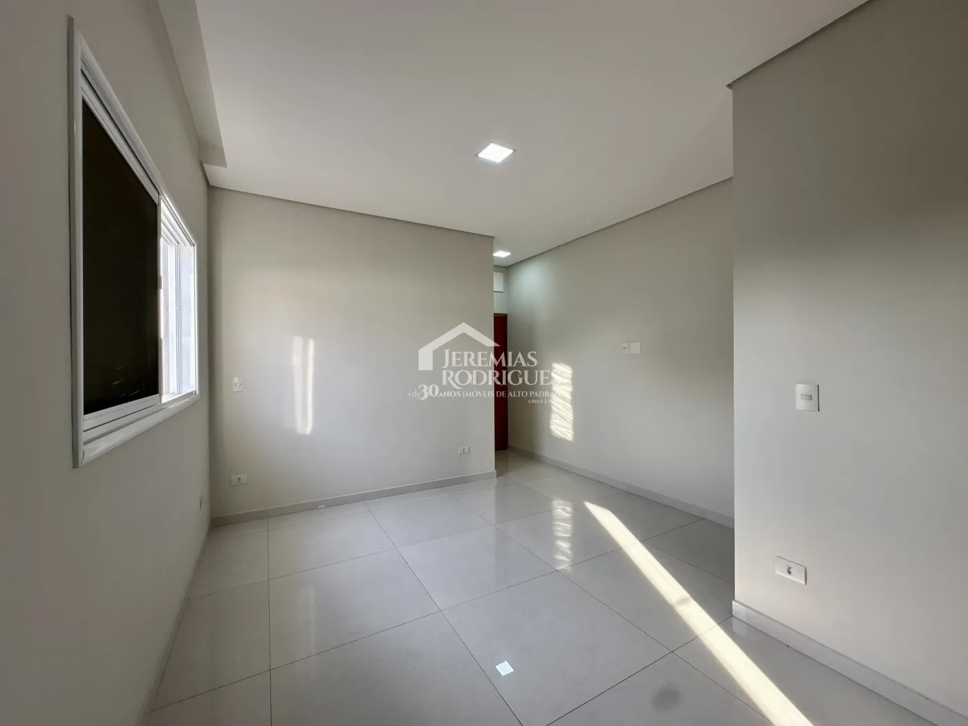 Casa com 3 dormitórios, 169,20 m² - Condomínio Ouro Ville - Taubaté/SP.