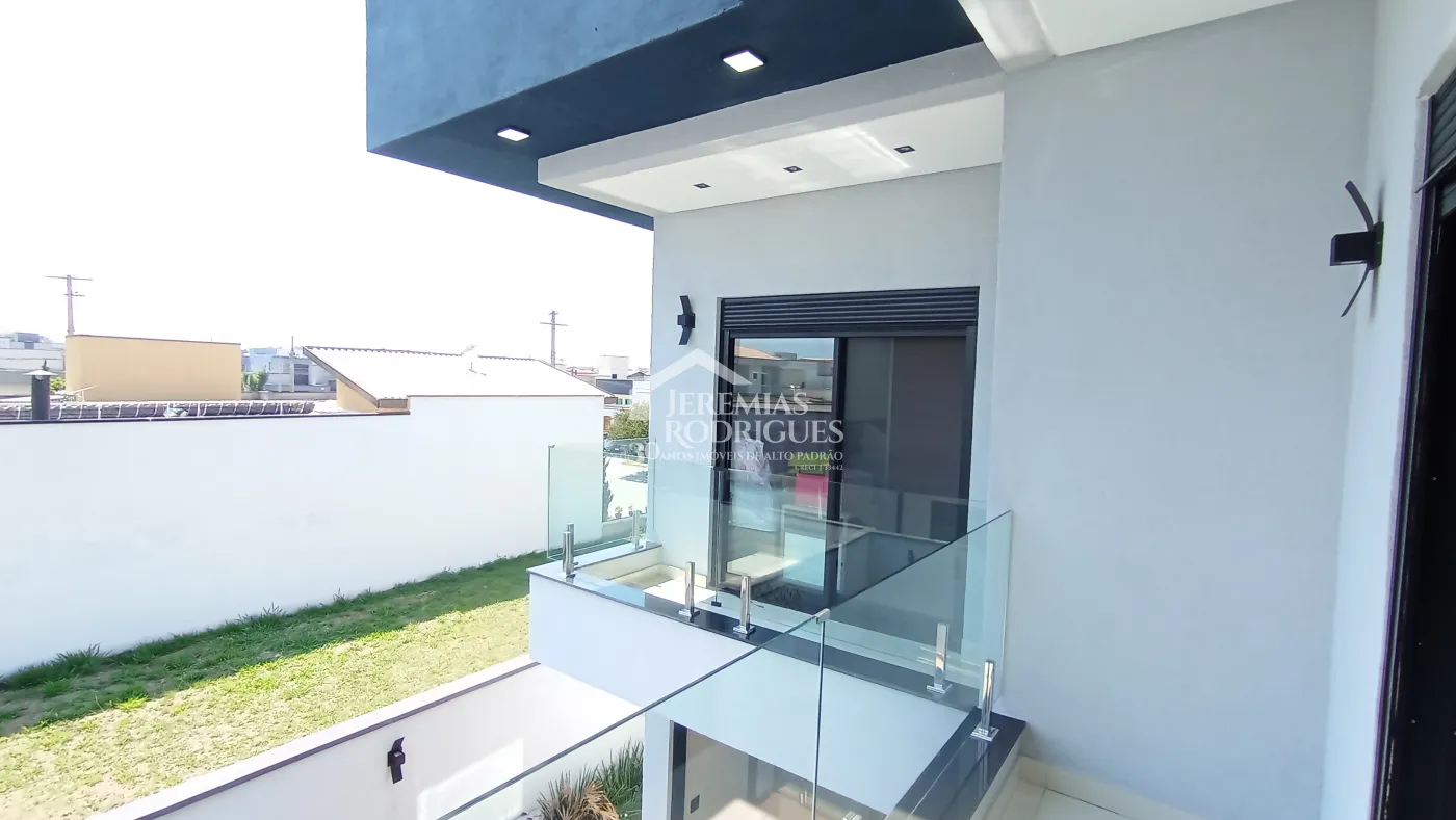 Casa à venda com 3 dormitórios no Condomínio Tecoara em Taubaté/SP.