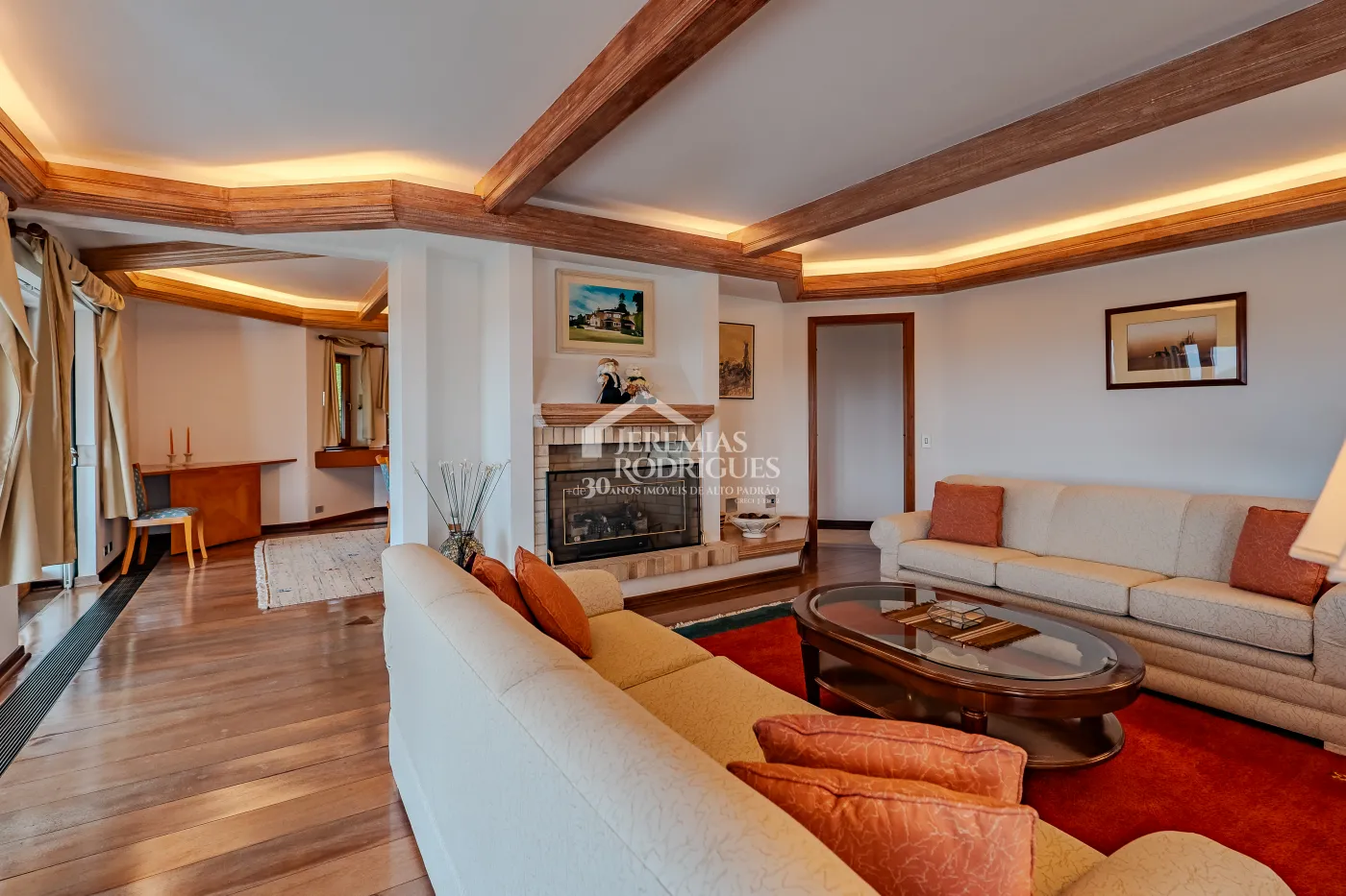 Casa com 4 suítes, 670 m² - Alto do Capivari - Campos do Jordão/SP.