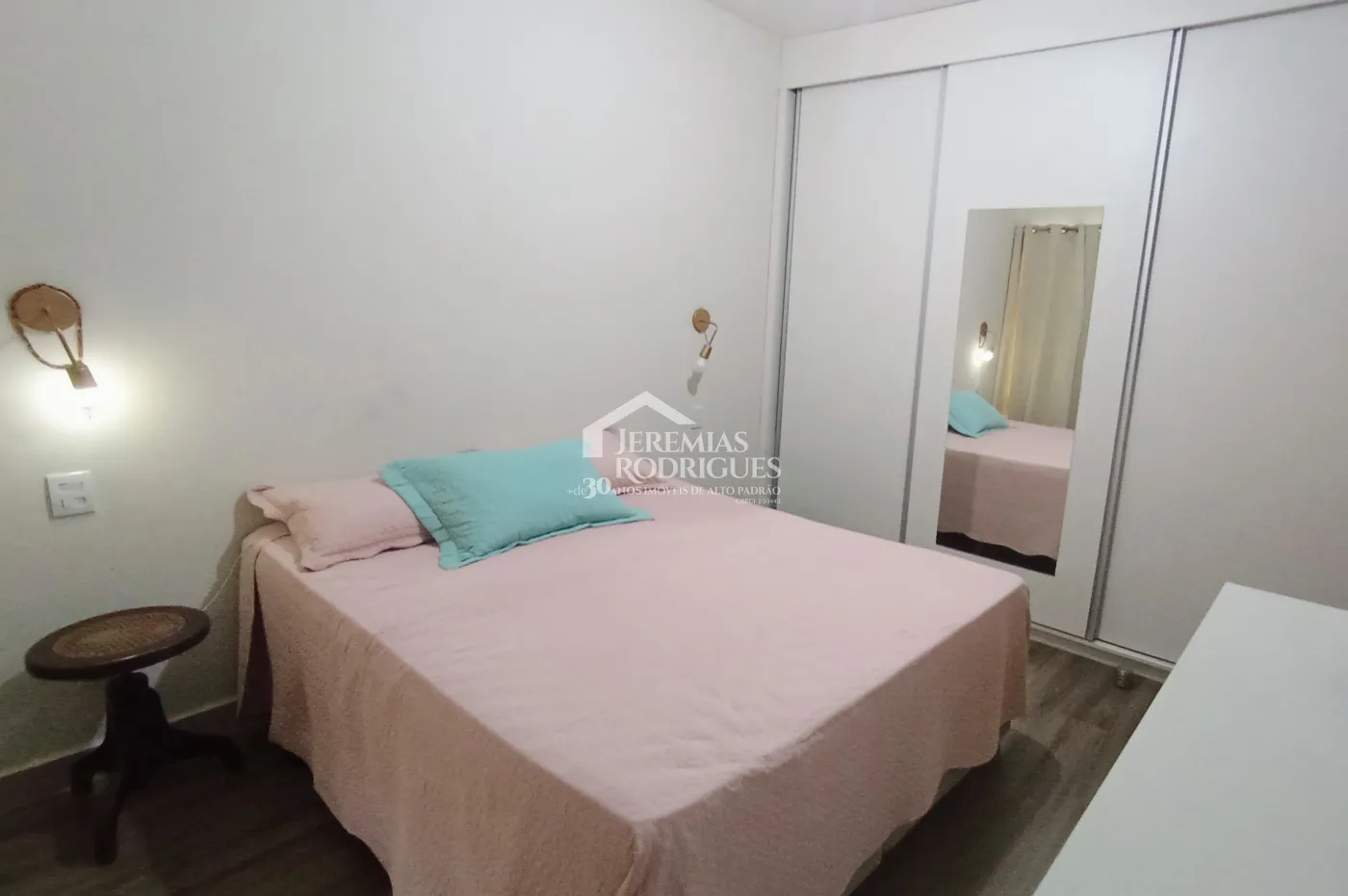 Casa à venda com 3 suítes no Condomínio Moema Ville em Pindamonhangaba/SP.