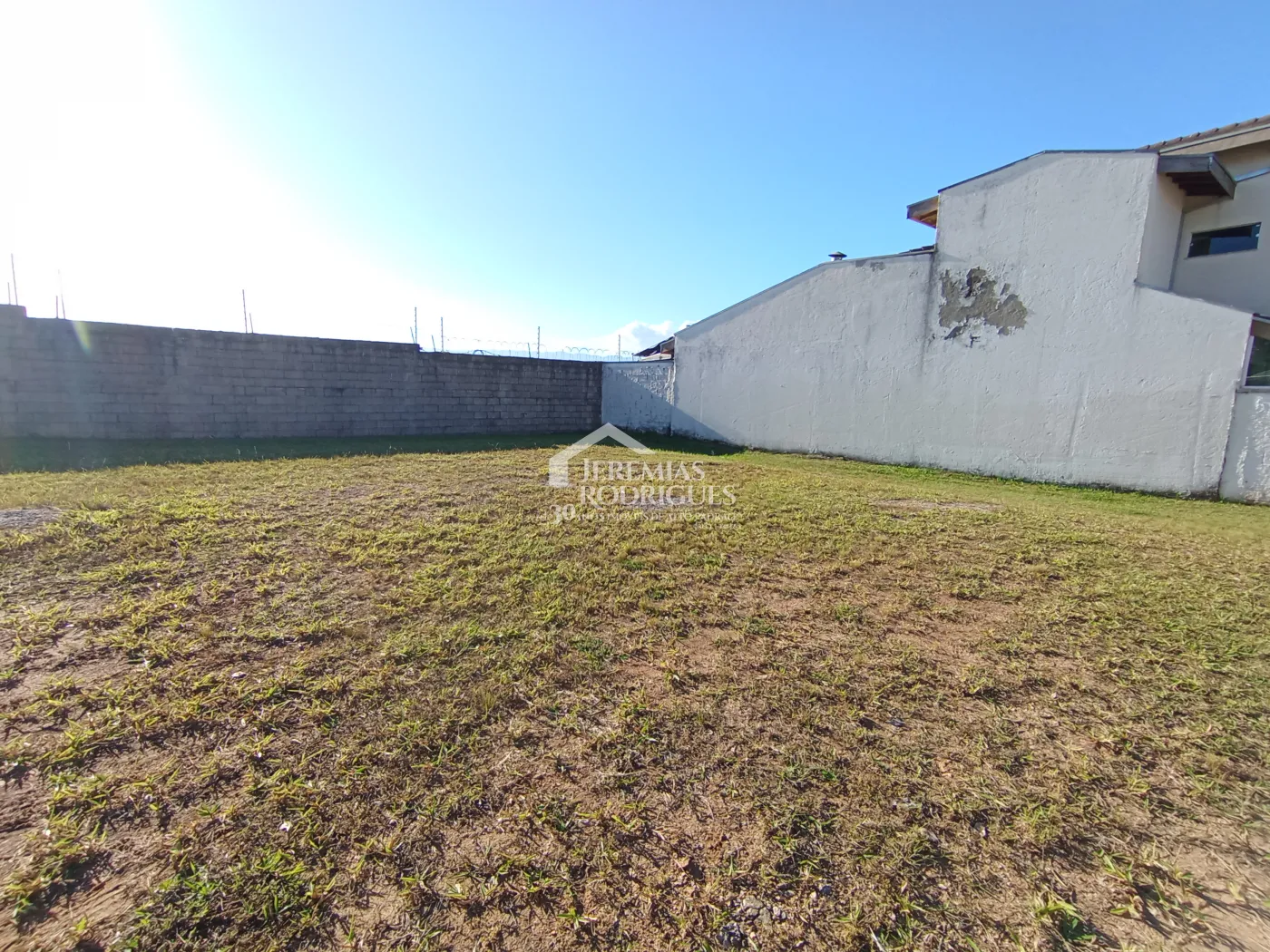 Terreno à venda com 448 m² no Condomínio Campos do Conde II - Chambord em Tremembé/SP