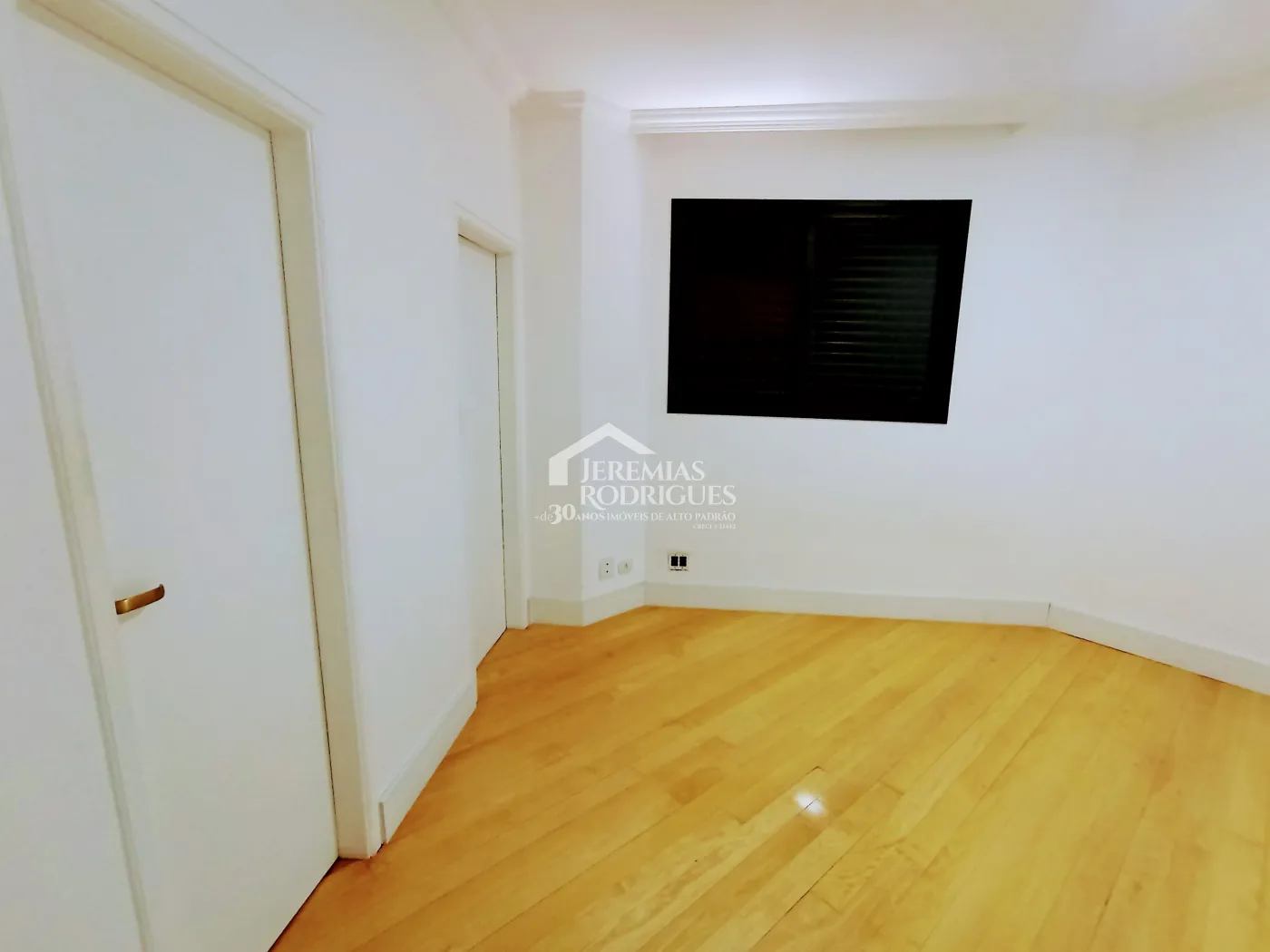 Apartamento para venda com 2 suítes no Edifício Rosa Abirached em Taubaté/SP