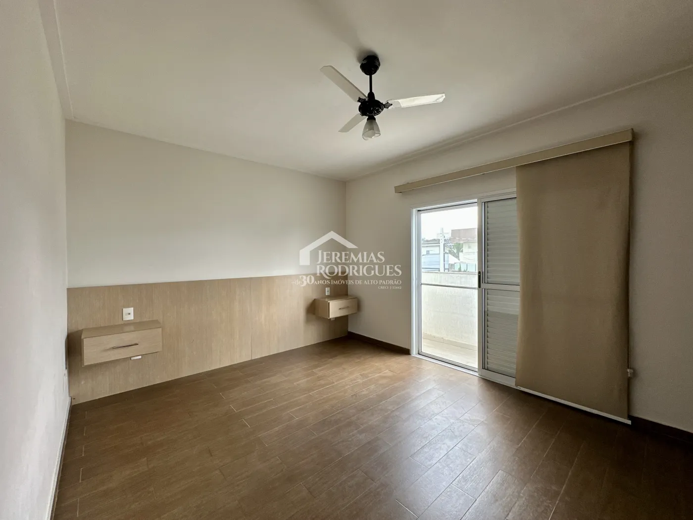 Casa para venda e locação com 4 suítes no Condomínio Campos do Conde II em Tremembé/SP