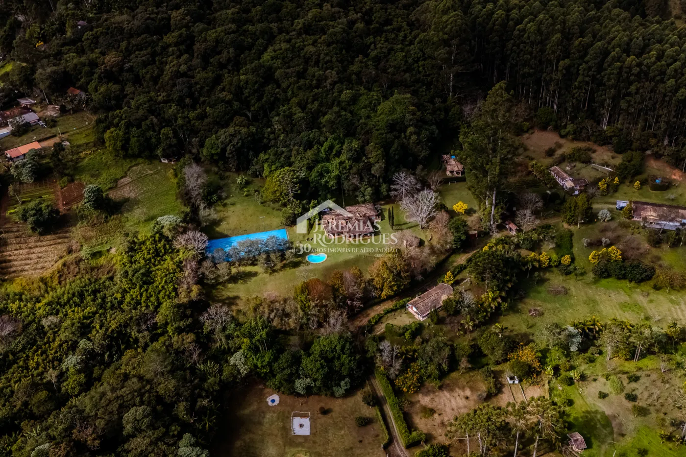 Casa de Campo à venda com 5 suítes no bairro Reinópolis em Santo Antônio do Pinhal/SP