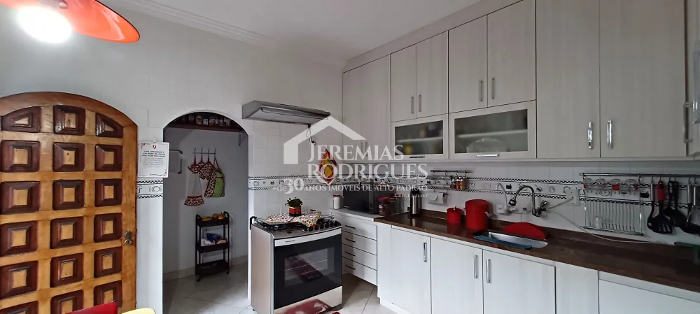 Casa com 3 dormitórios, 233 m² - Santana - Pindamonhangaba/SP
