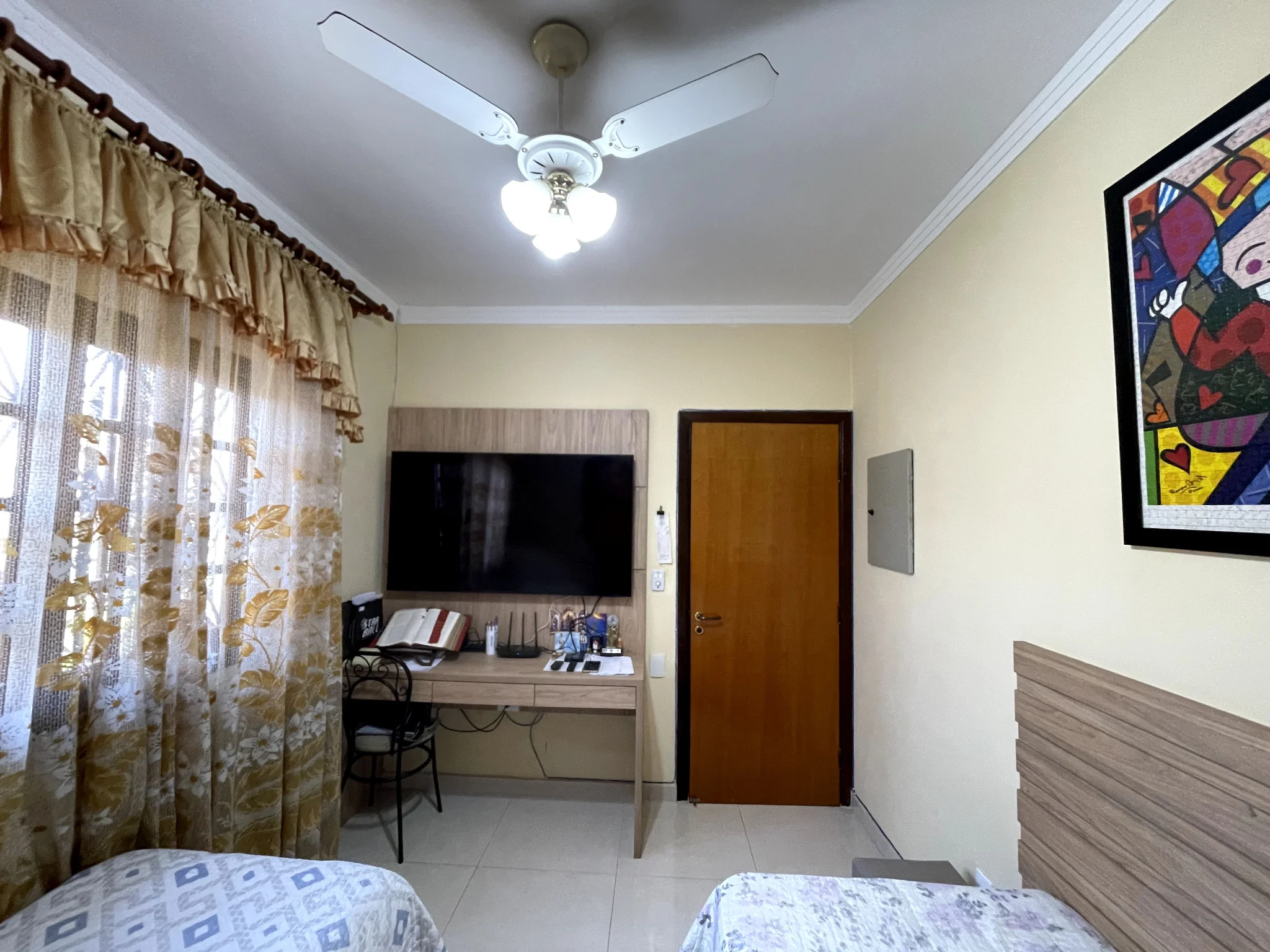 Casa à venda com 5 dormitórios no bairro Esplanada Independência em Taubaté/SP. 