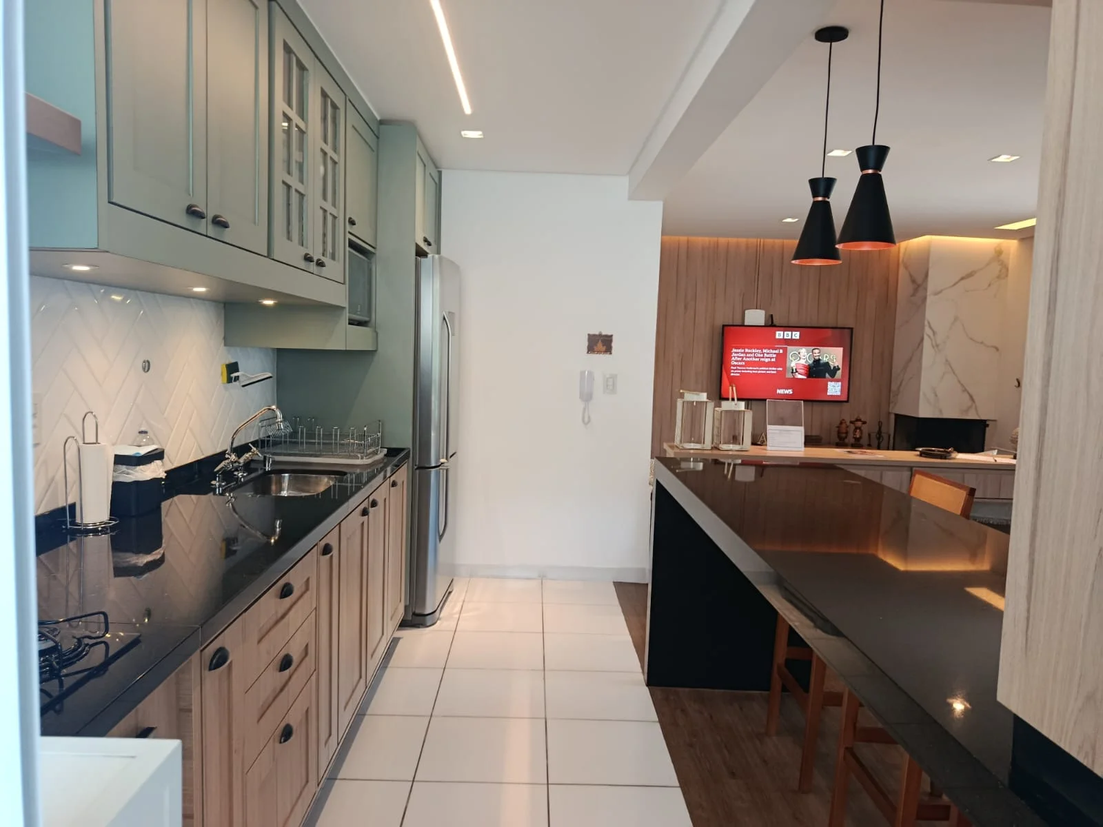 Apartamento à venda com 3 suítes no Edifício Le Premier em Campos do Jordão/SP. 