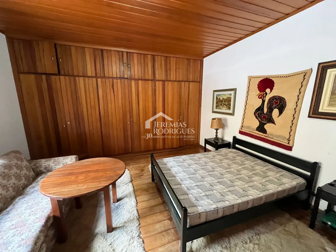 Casa para venda com 3 dormitórios no Jardim do Embaixador em Campos do Jordão/SP