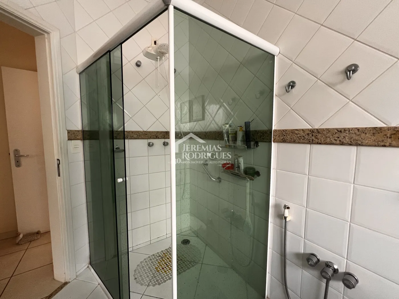 Casa com 4 dormitórios, 305 m² - Condomínio Taubaté Village - Taubaté/SP.