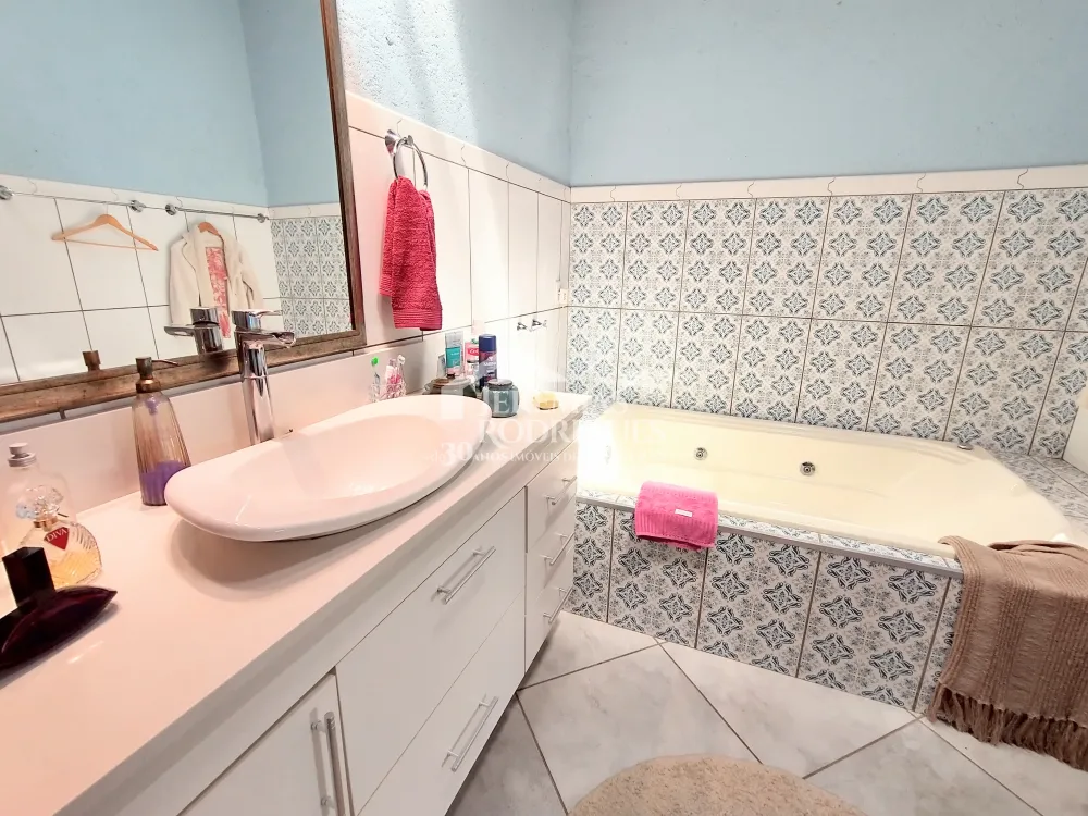 Casa com 4 dormitórios, 277 m² - Santo Antônio do Pinhal/SP