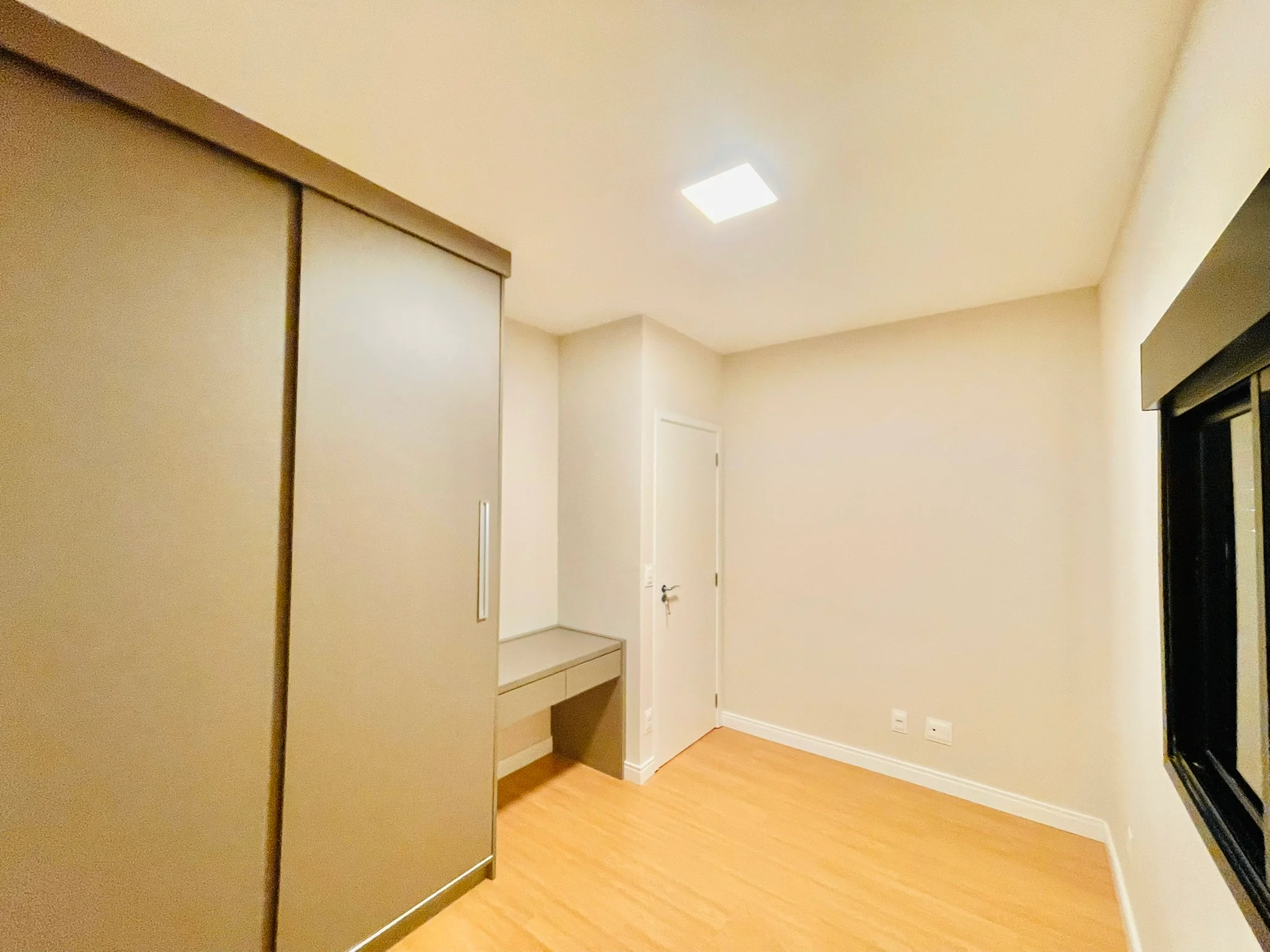 Apartamento para venda e locação com 3 dormitórios no Condomínio Lucca em Taubaté/SP. 
