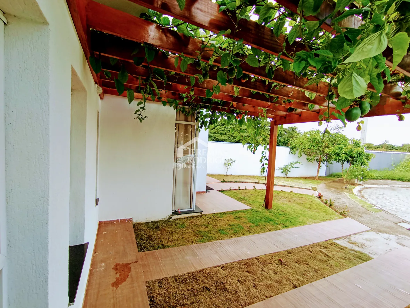 Casa para venda com 2 dormitórios no Residencial Charles Schineider em Taubaté/SP