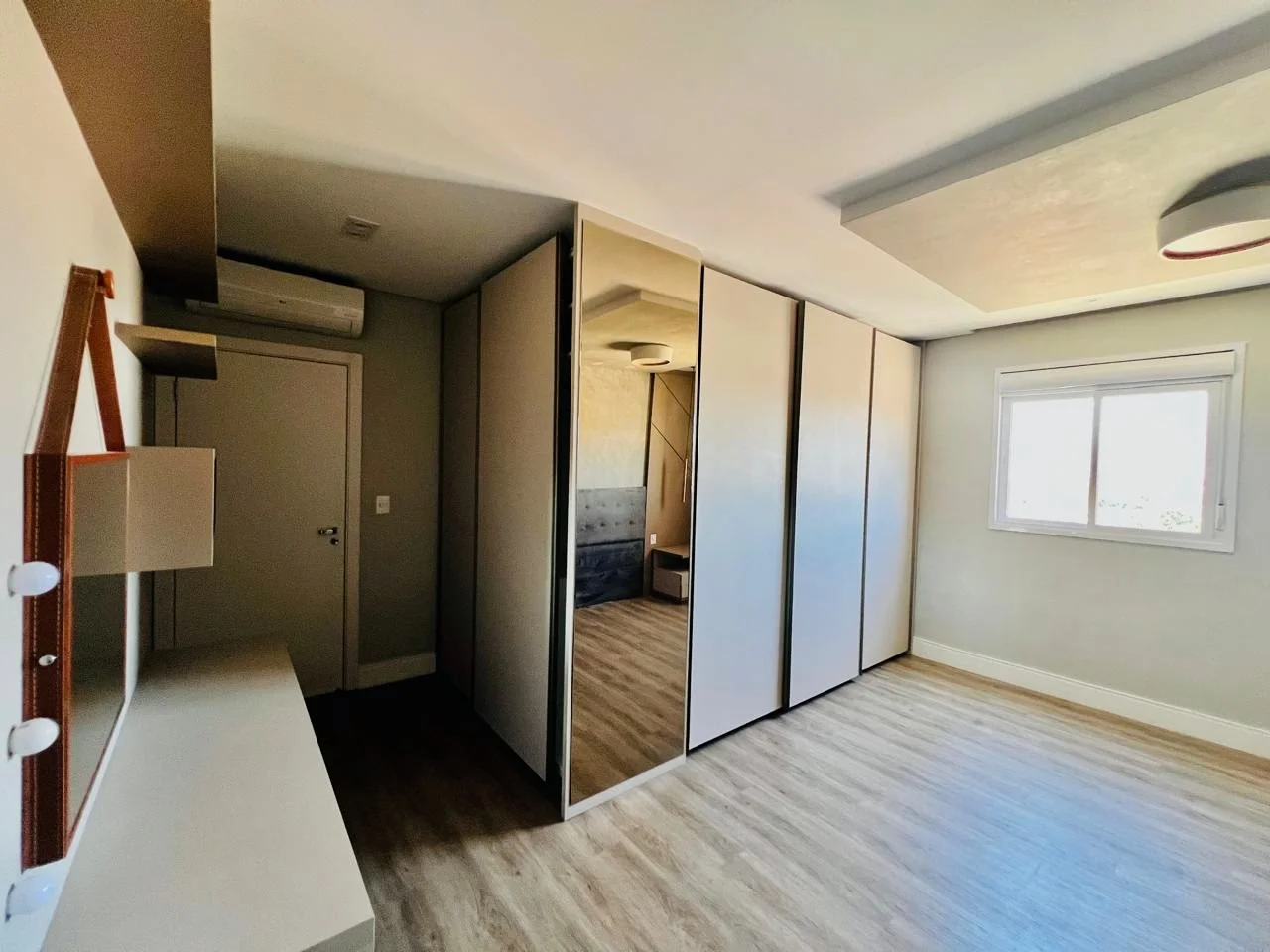Apartamento para venda e locação no Edifício Grand Terrace em Taubaté/SP. 